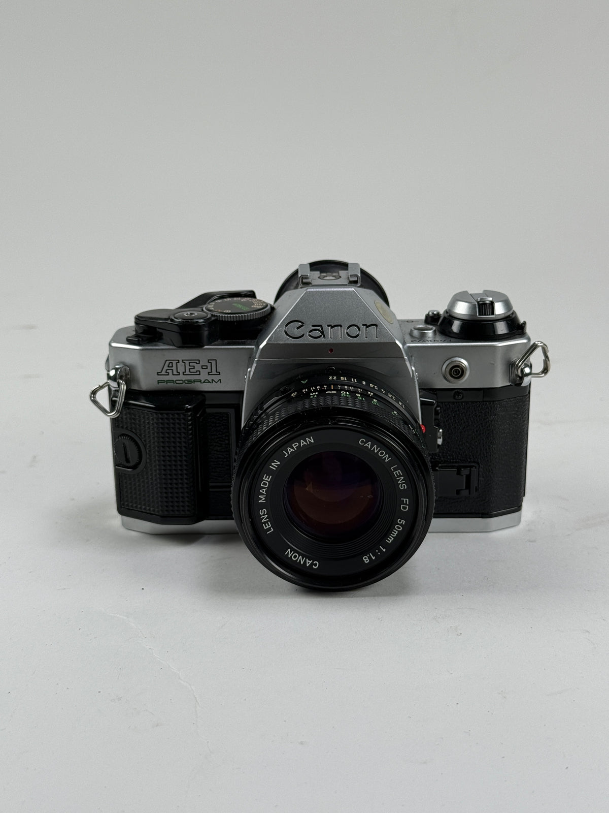 CANON AE-1 PROGRAM chrome SLR 35mm Film Camera with 50mm f1.8 FD KIT