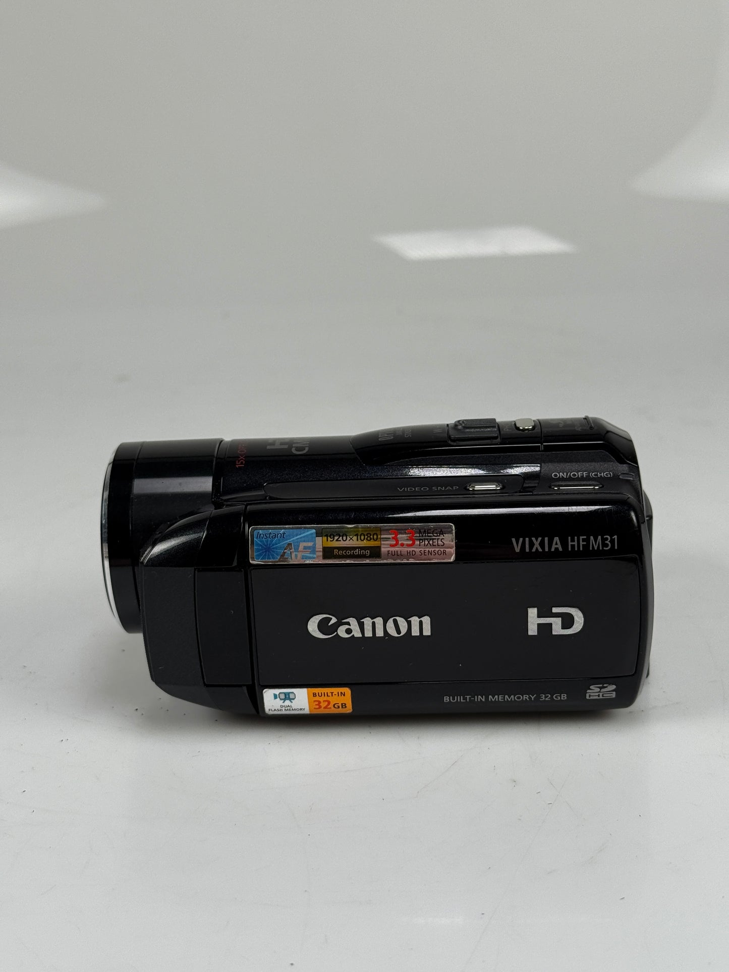 CANON Vixia HFM31 Full HD 15X Optical Zoom 32GB Built-In Storage camcorder