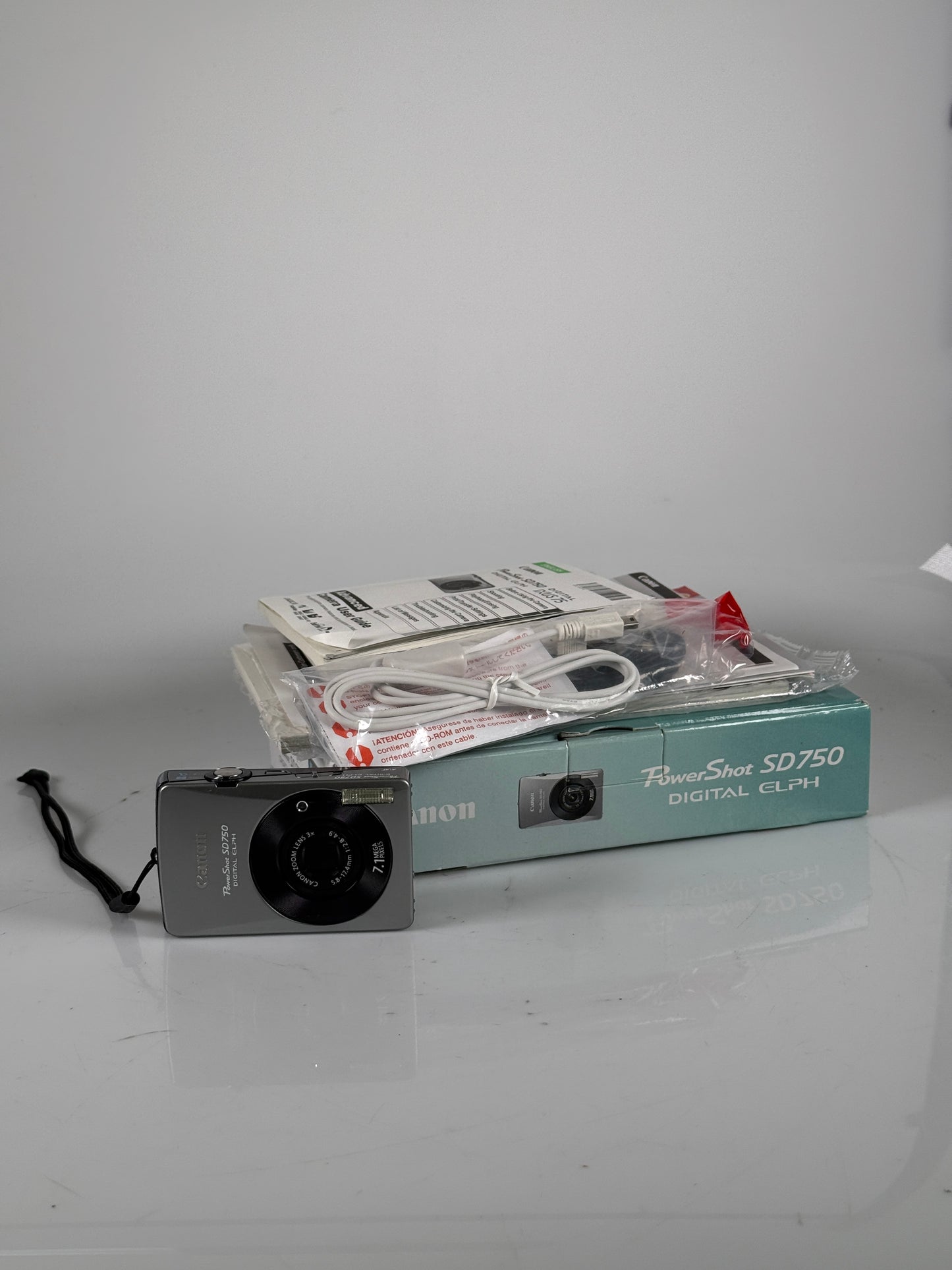 Canon PowerShot SD750 Digital Camera 6.0 MP Battery