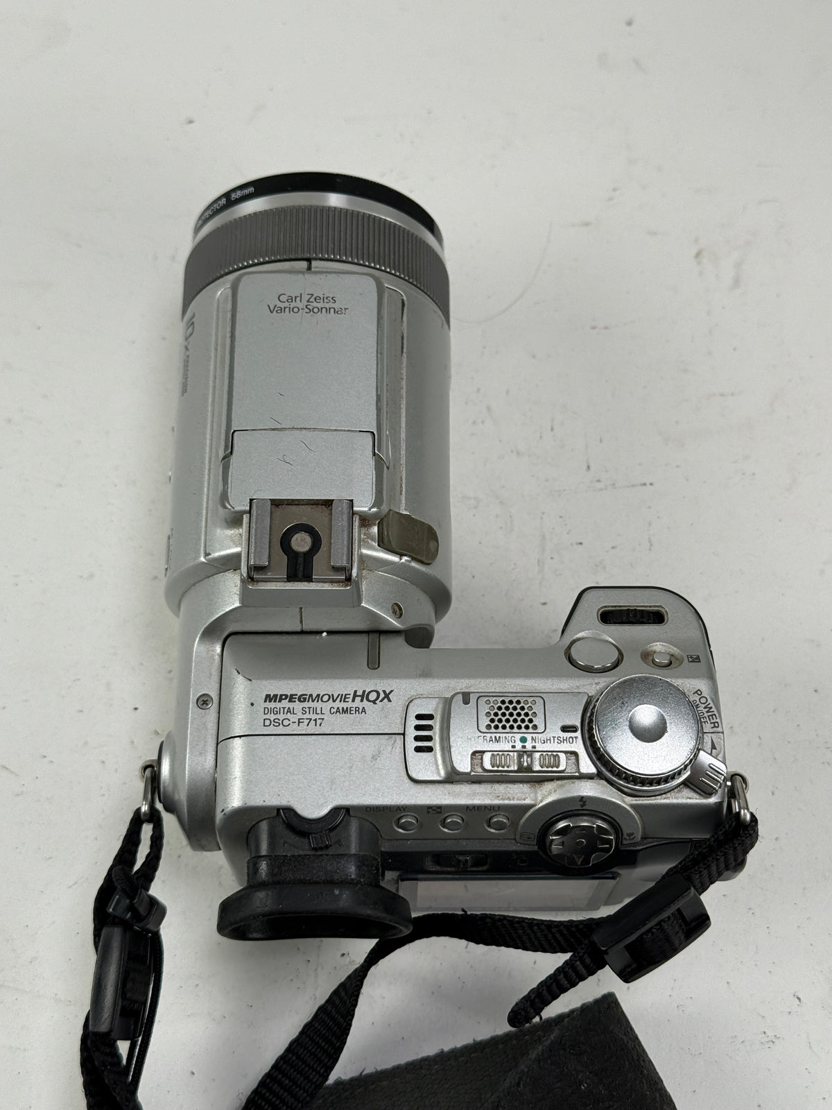 Sony Cyber-shot DSC-F717 5MP Zeiss NightShot Digital Camera