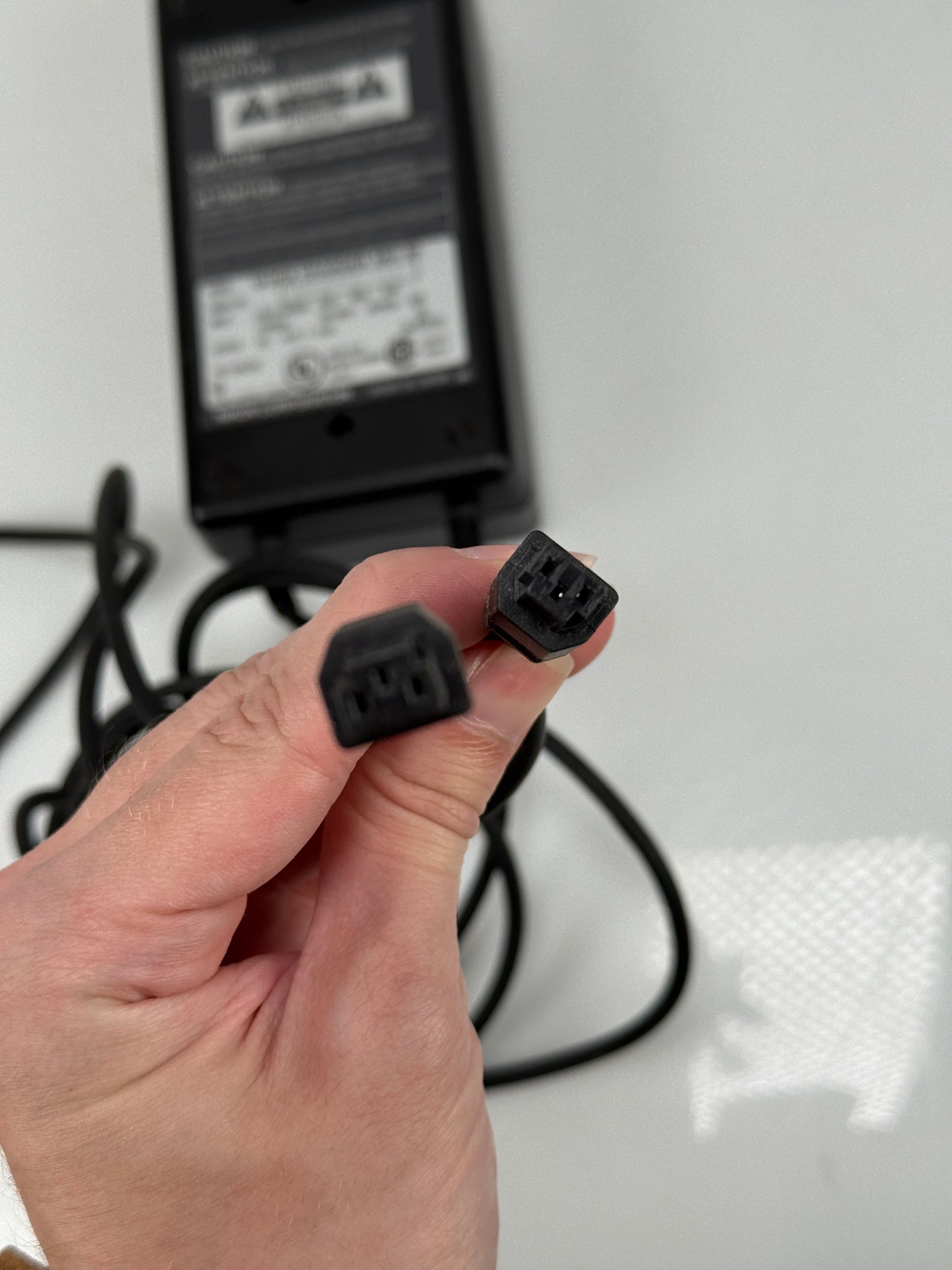 Nikon MH-30 Battery Charger for MN-30 Battery in F5 Cameras