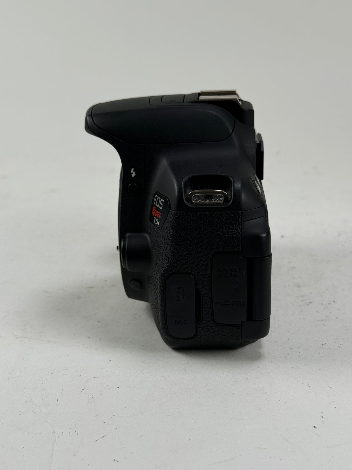 Canon EOS Rebel T5i 18mp Digital SLR Body