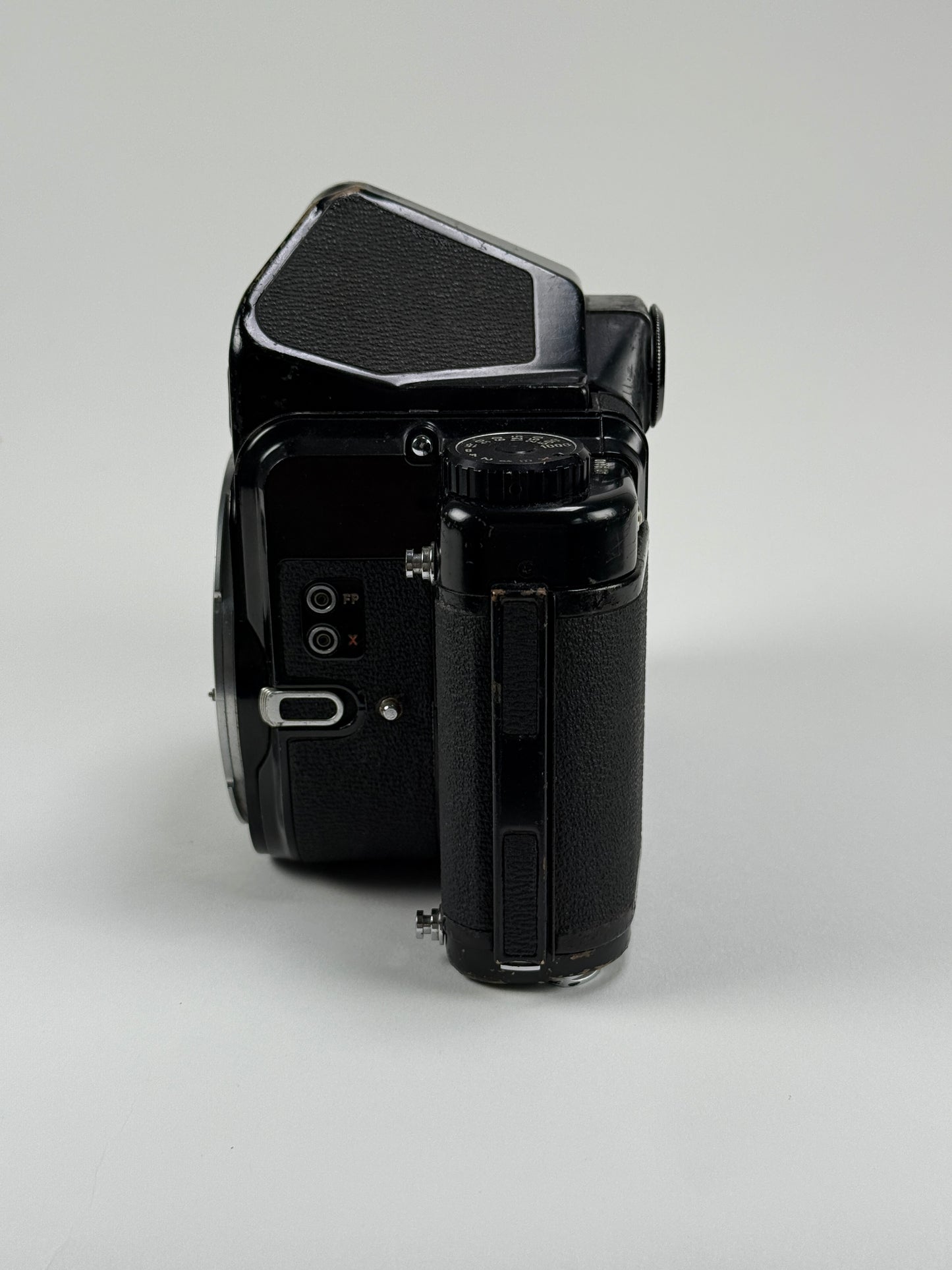 Pentax 67 6x7 medium format film camera Body with prism