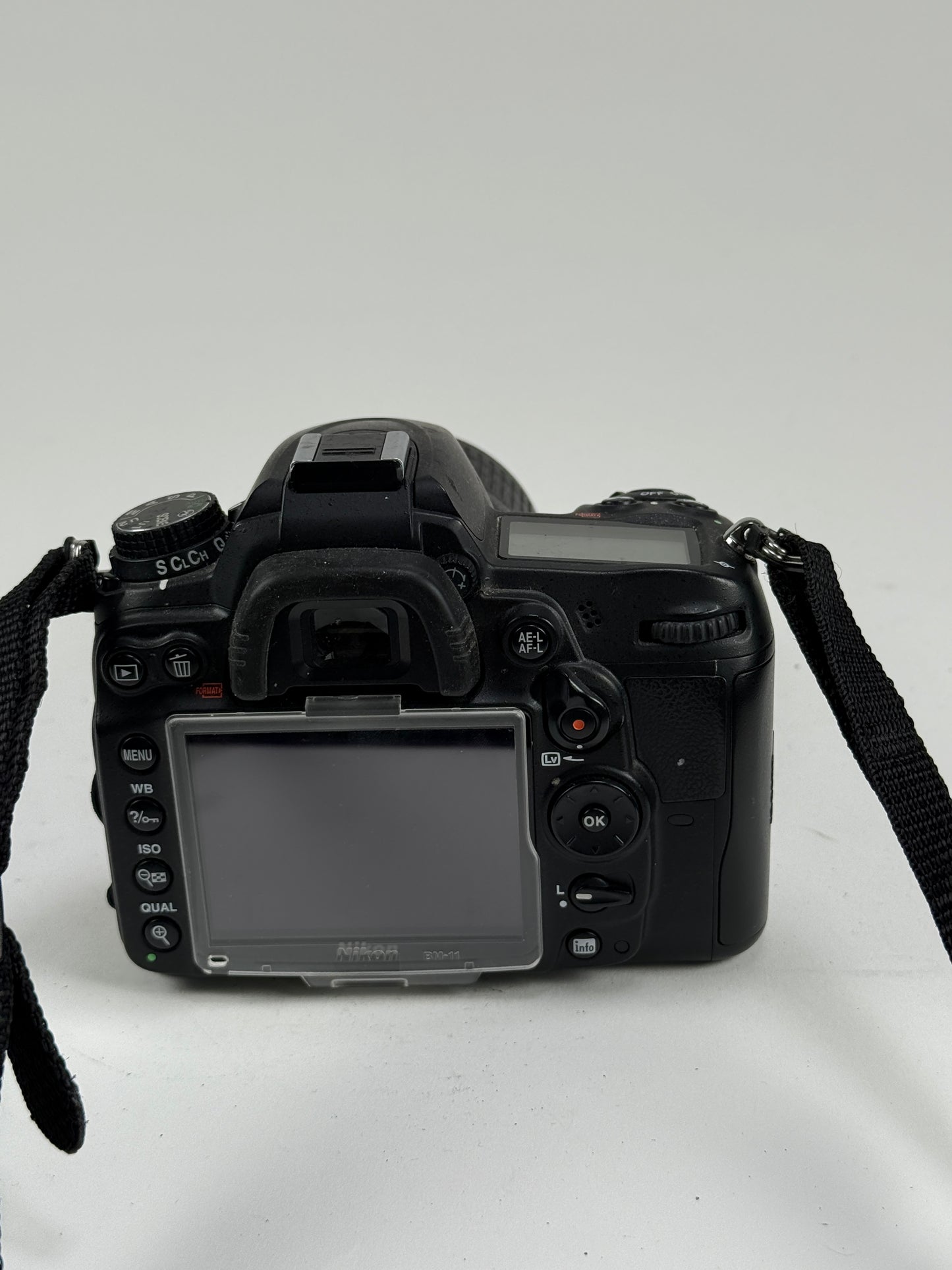 Nikon D7000 Digital SLR Camera Body kit w/ 18-55mm VR lens