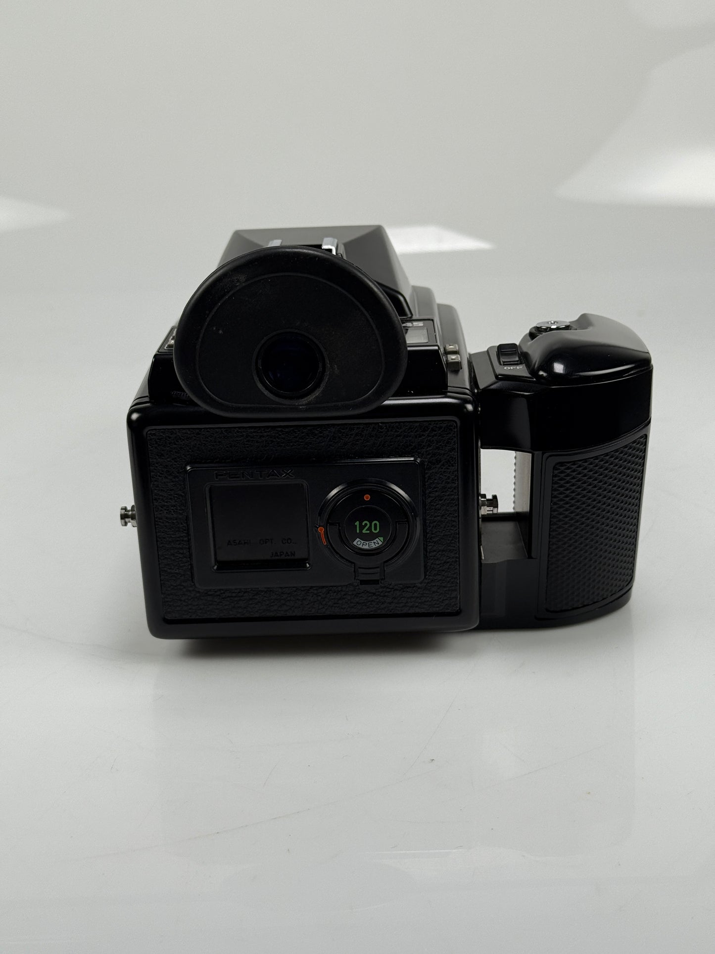 Pentax 645 Medium Format Film Camera Body 120 insert, 55mm f2.8 lens kit