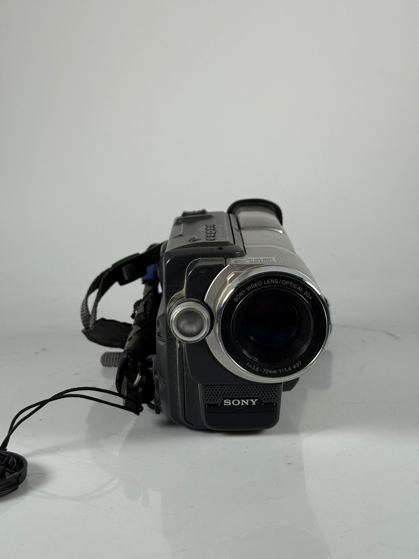 Sony CCD-TRV308 Hi8 Analog Camcorder - Record Transfer Watch Video 8