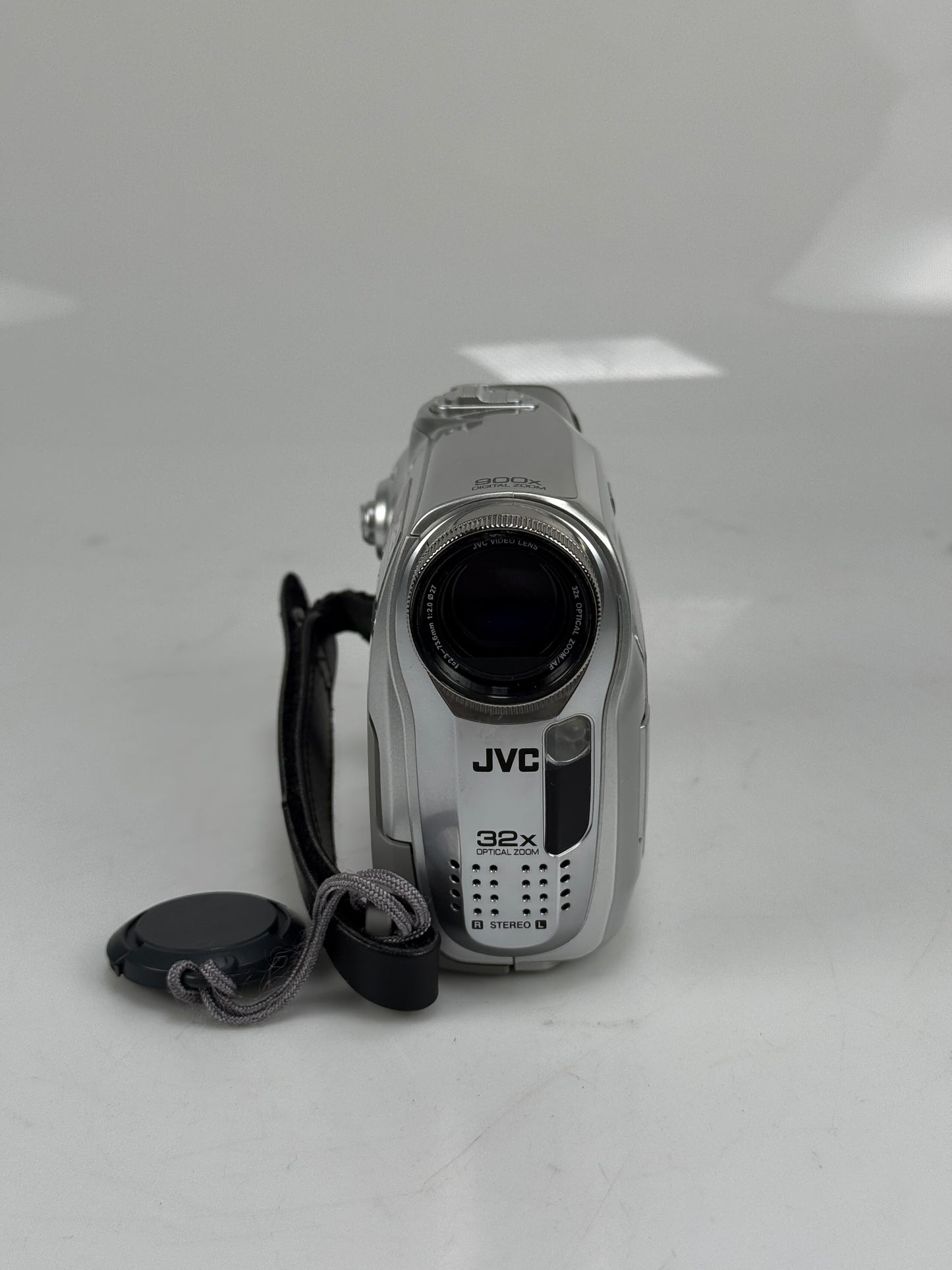 JVC GR-D372U MiniDV Camcorder 32x Optical Zoom LCD Screen