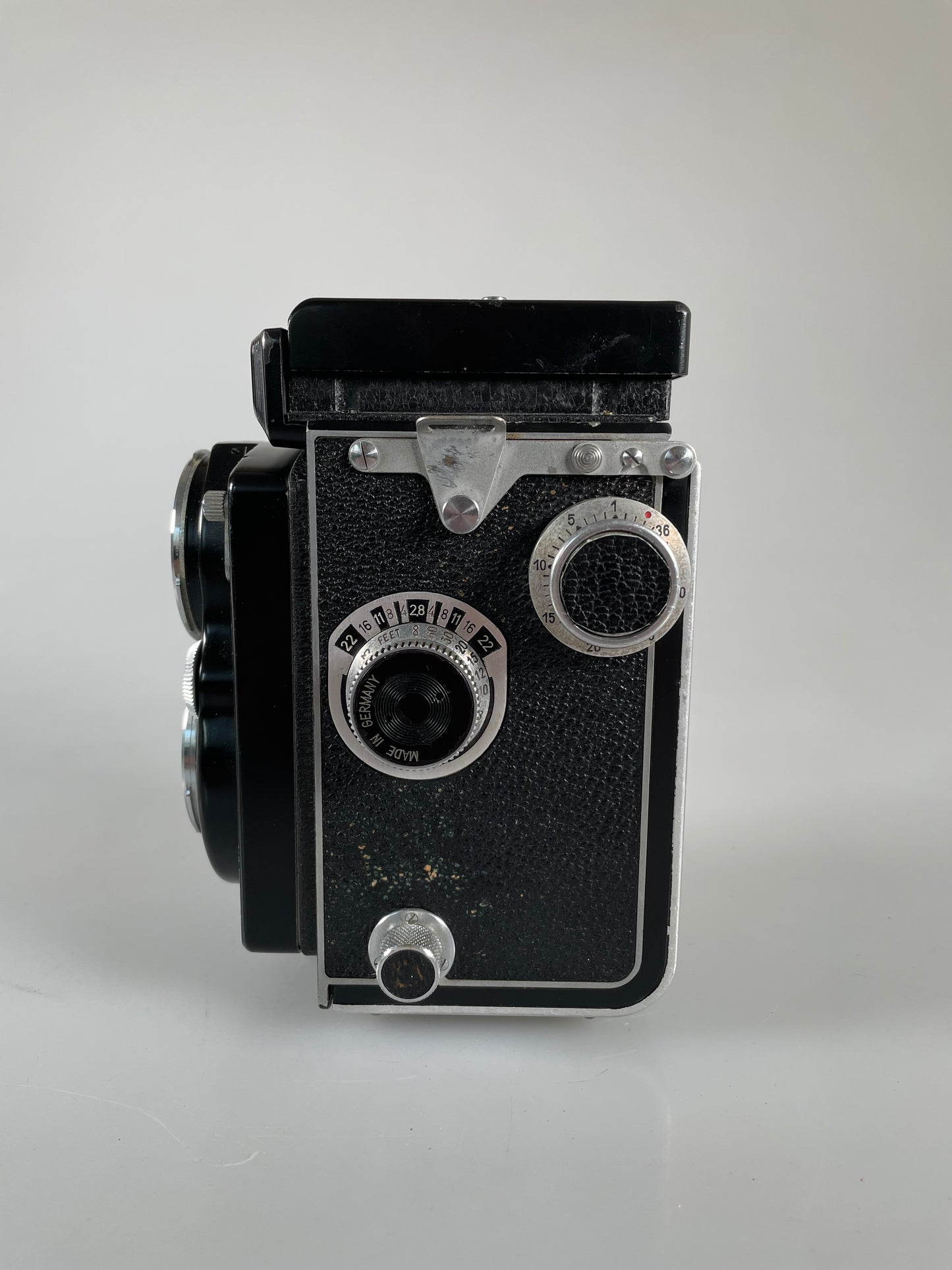 Rolleiflex 2.8A TLR Camera w/ Tessar 80mm f2.8