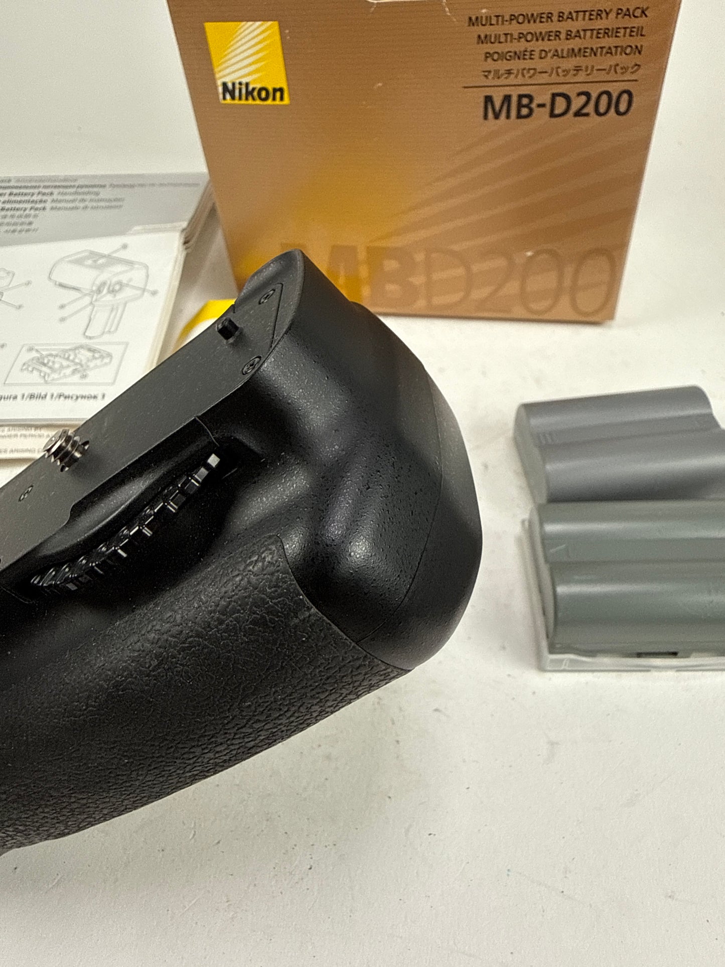 Nikon MB-D200 Battery Grip for D200 or Fuji FujiFilm Finepix S5