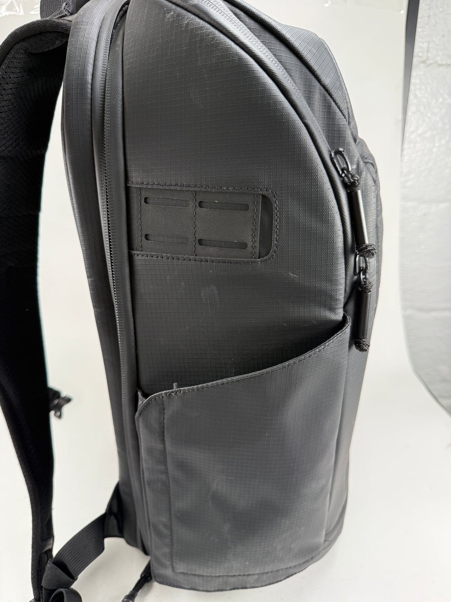 Nomatic McKinnon Camera Backpack with Divider (25L)