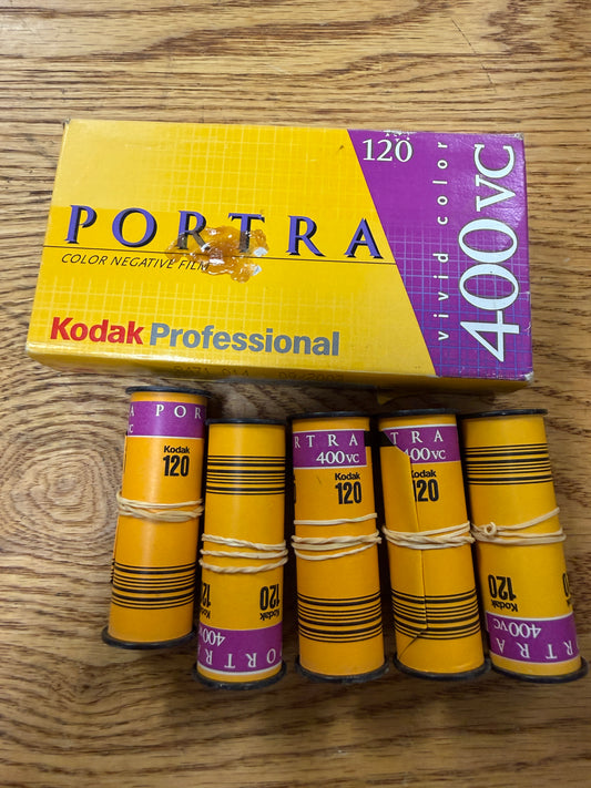 Kodak PROFESSIONAL PORTRA 400VC 120 ISO 400 5 rolls pro pack