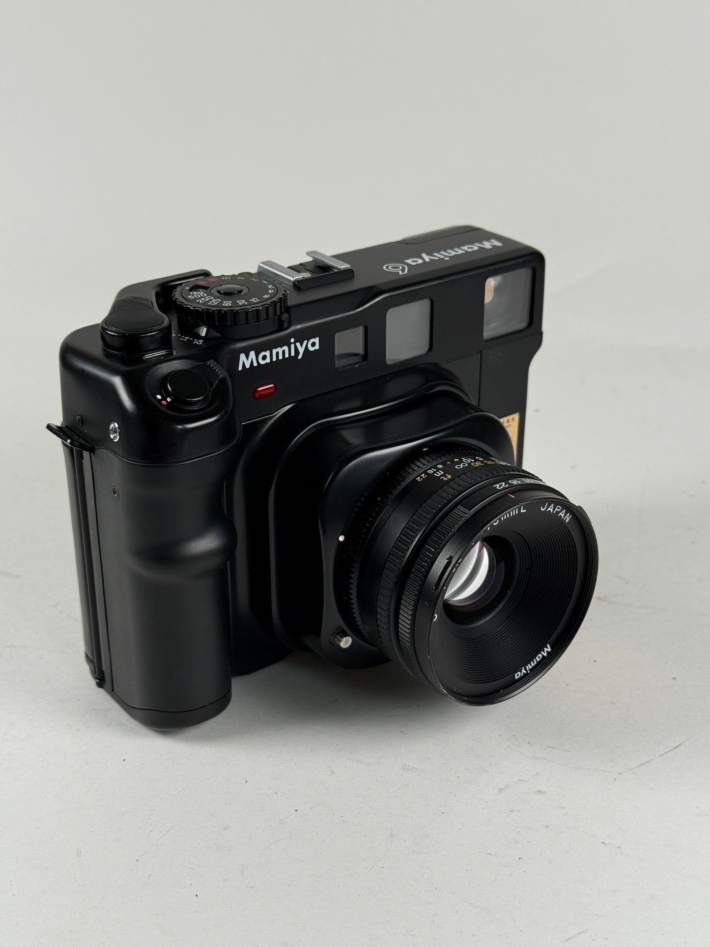 Mamiya 6 medium format rangefinder camera with 75mm f3.5 L G lens