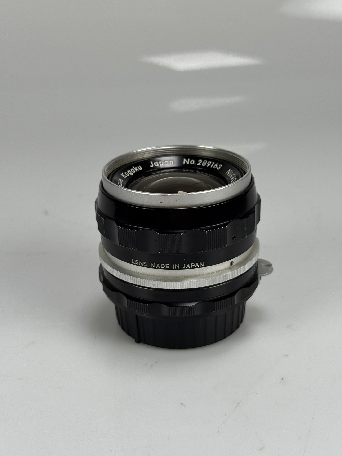 Nikon NIKKOR-S 35mm f2.8 non Ai MF Wide Angle Lens