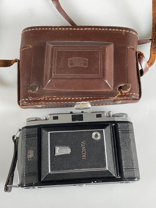 Zeiss Ikon Ikonta 524/2 Tessar 105mm 10.5cm f3.5 6x9 medium format camera