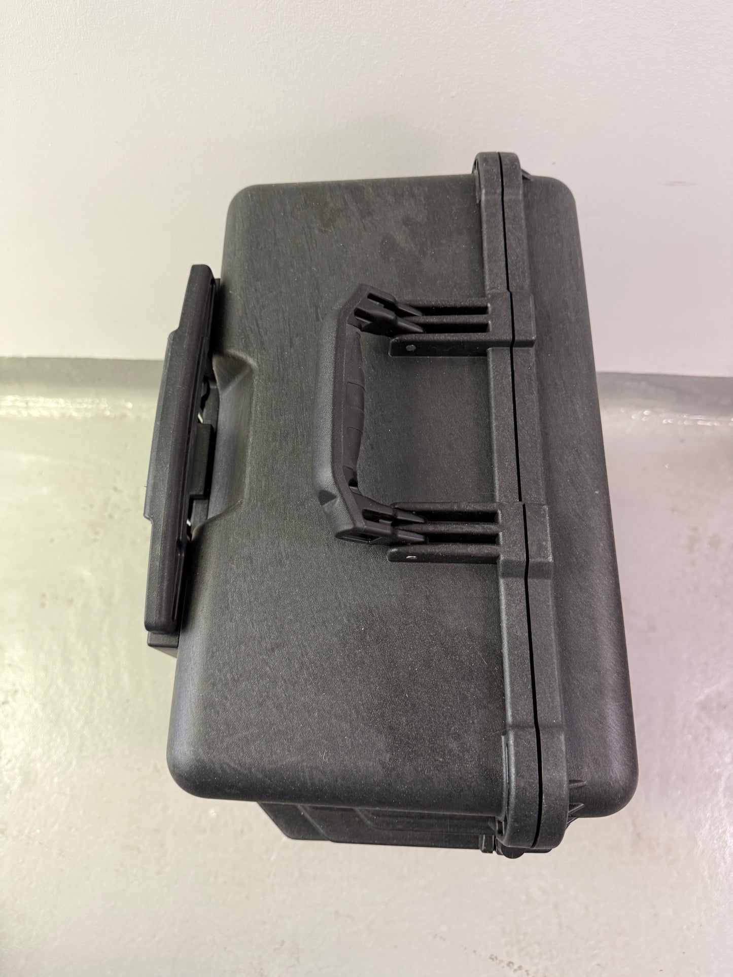 Pelican 1560 Watertight Hard Case with Foam Insert, with Wheels - Black