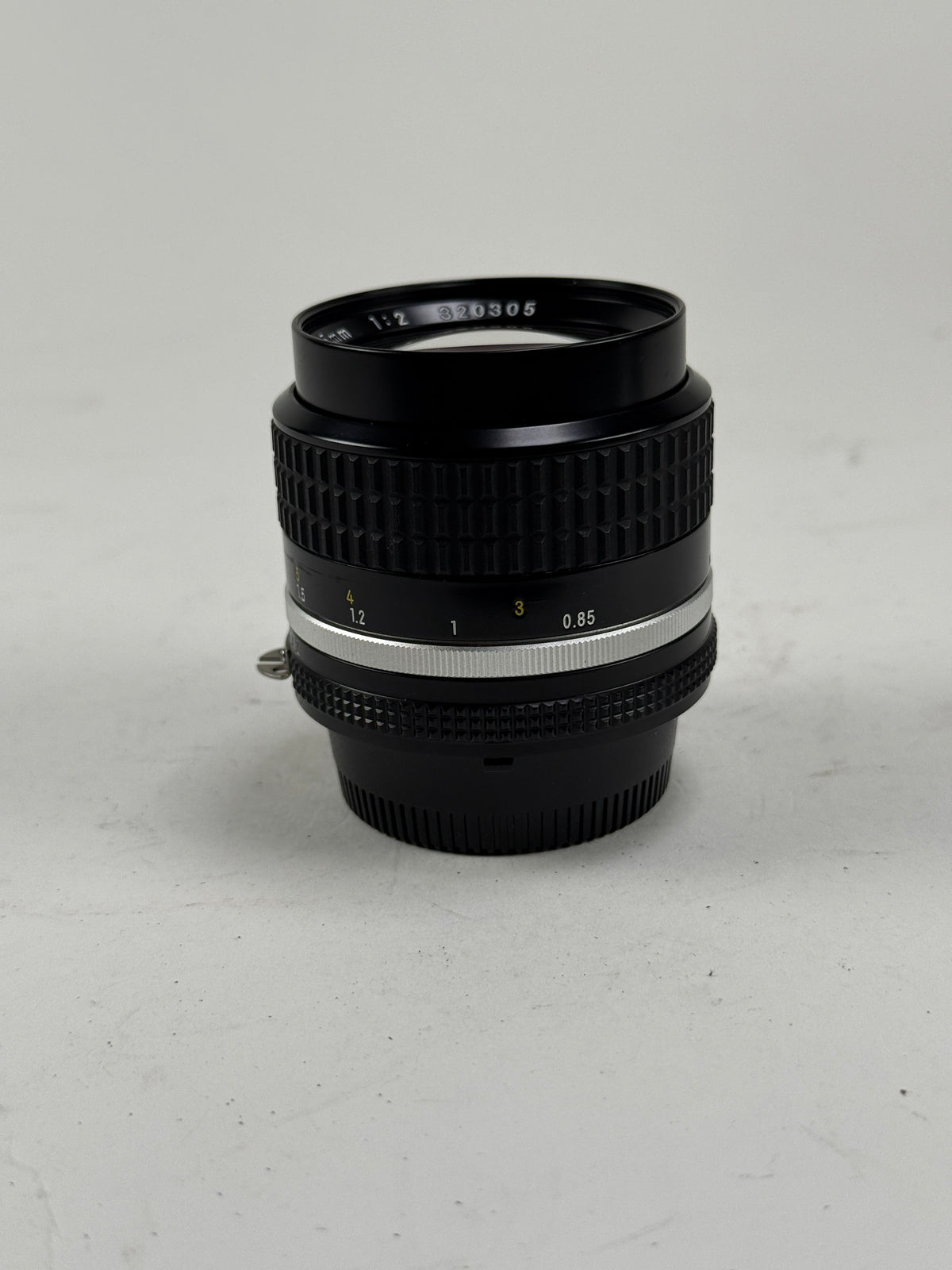 NIKON AIS NIKKOR 85mm f2 Portrait MF Prime Camera Lens