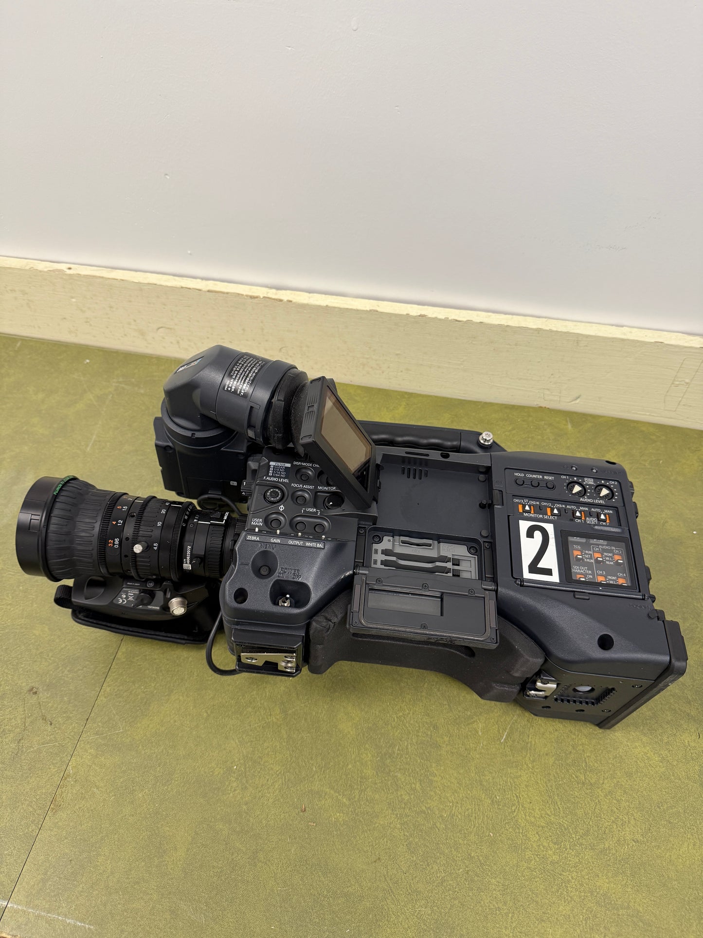 Panasonic AG-HPX370P P2 Camcorder with Fujinon T17X4.5BRM-L14 f1.6/5-77mm Lens