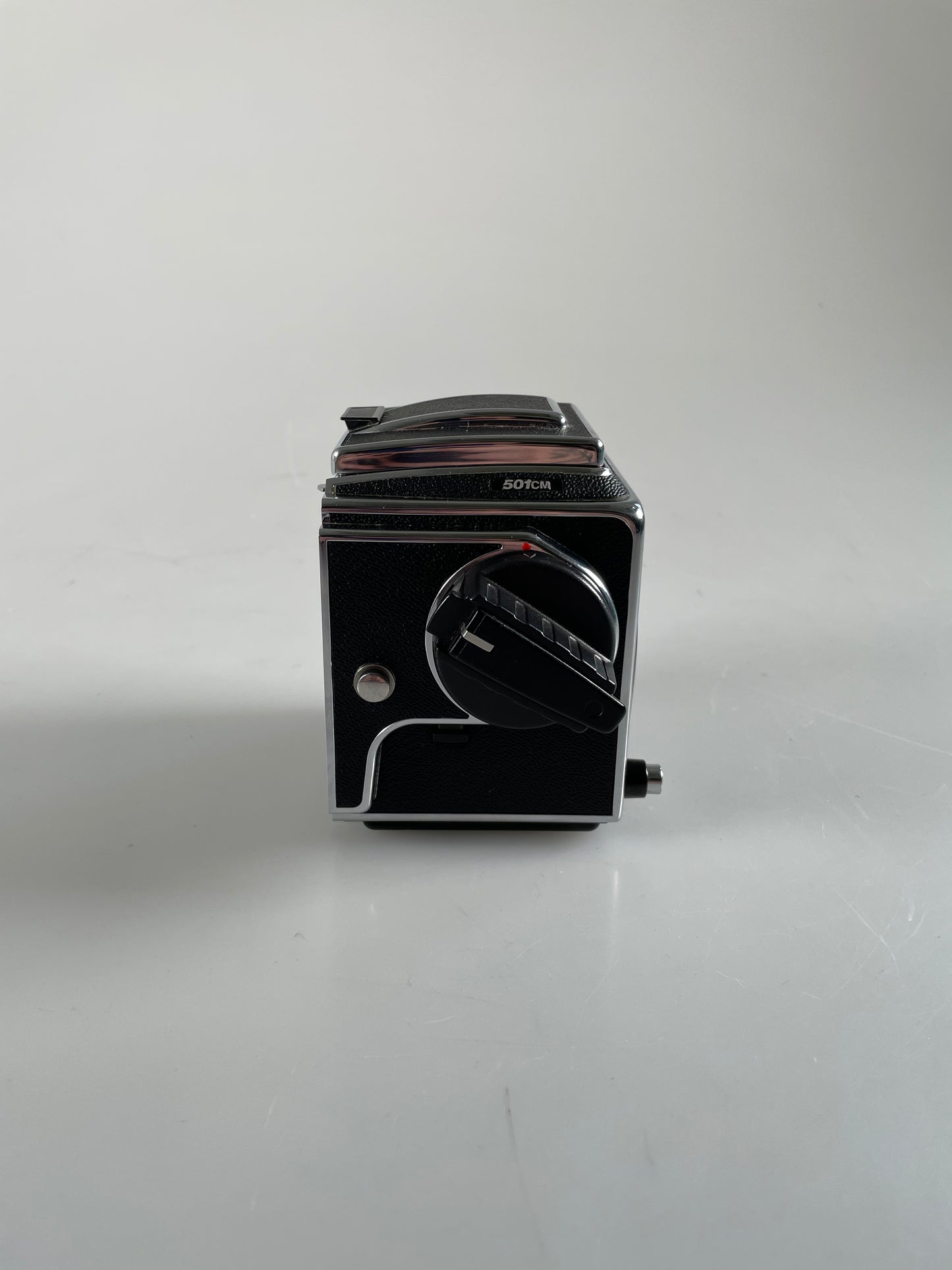 Hasselblad 501CM Medium Format Film Camera Body Chrome, wlf waist level, acute focusing screen