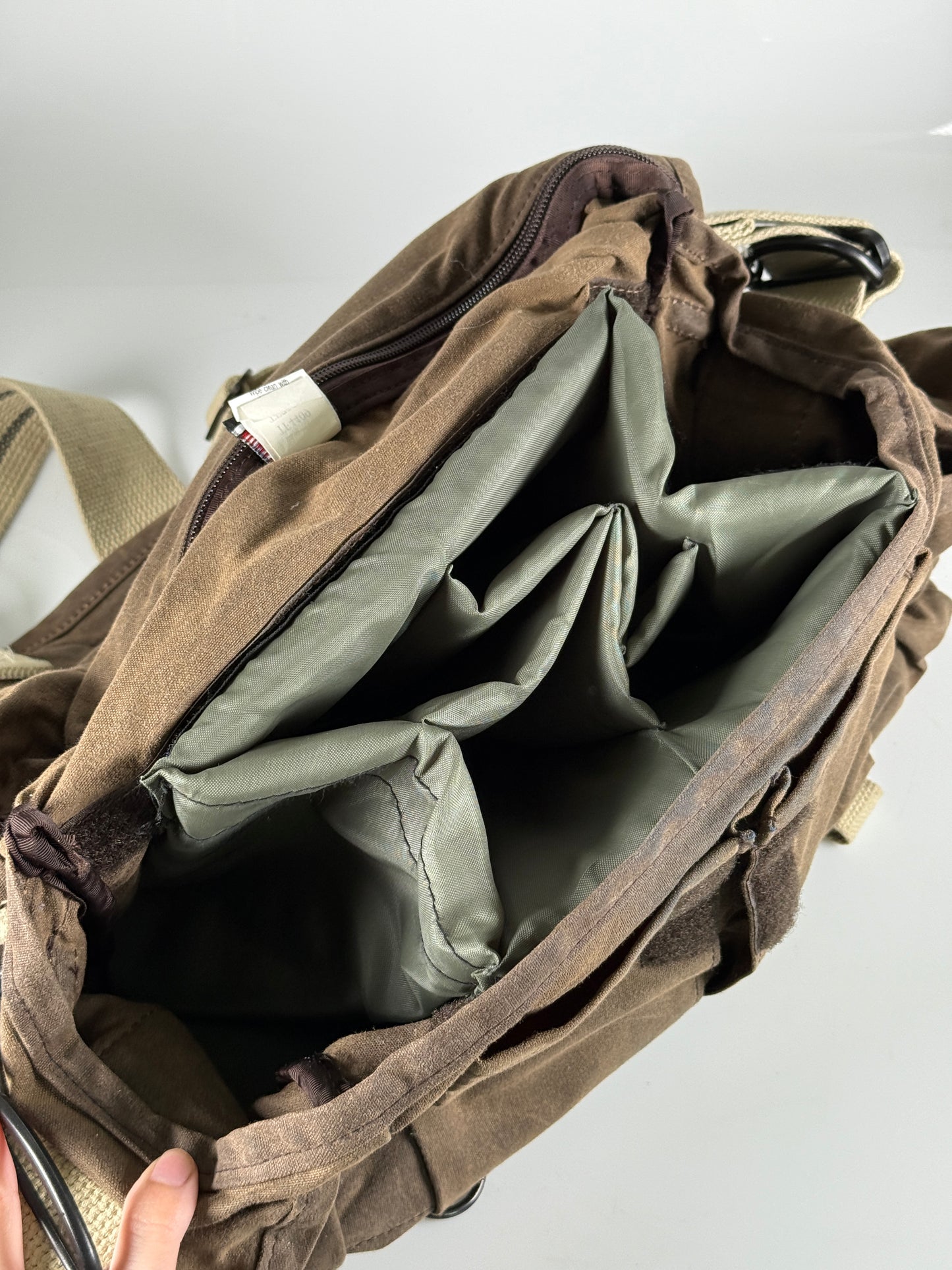DOMKE F-2 ORIGINAL CAMERA SHOULDER BAG IN tan waxed, with insert