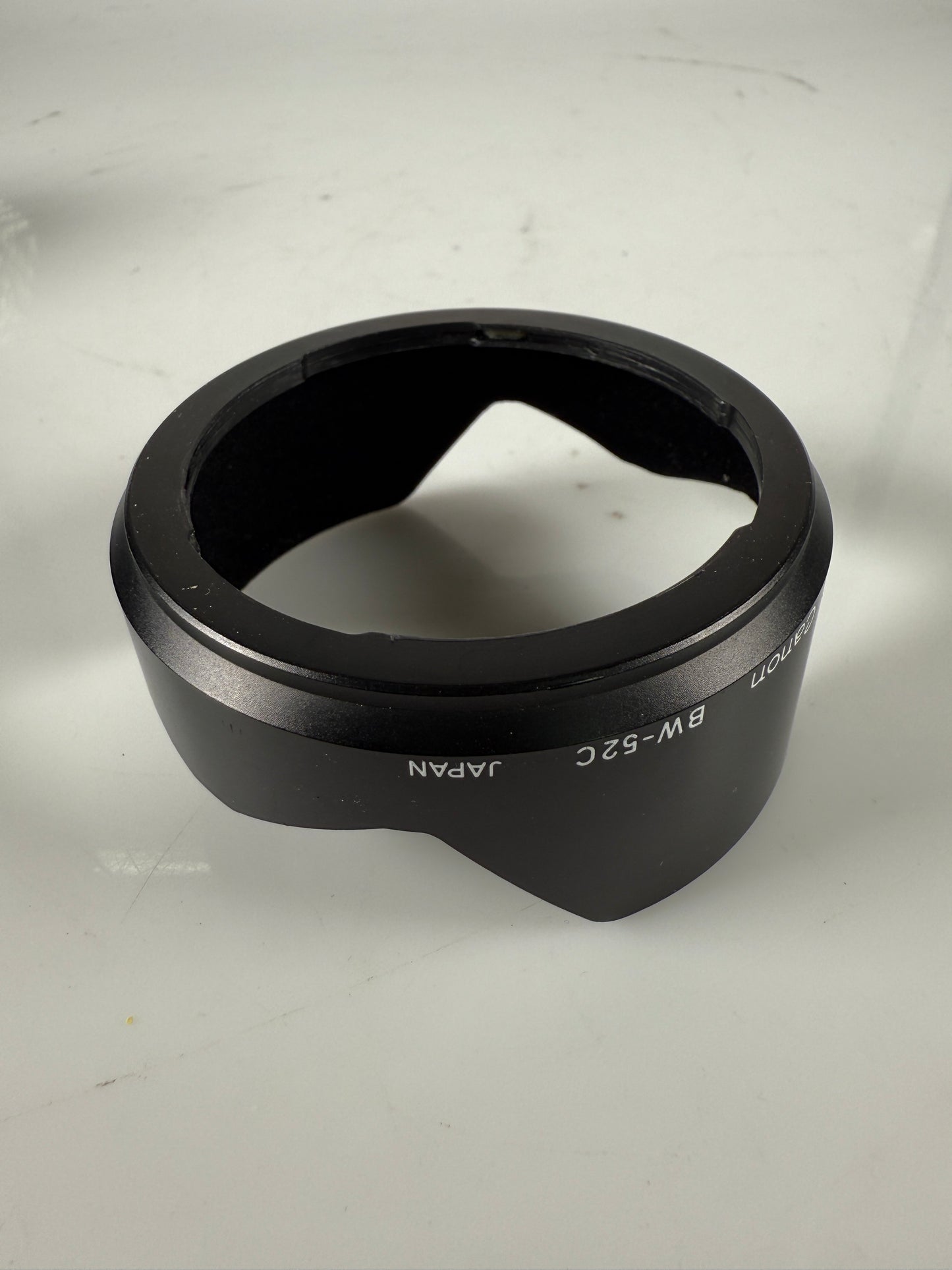 Canon BW-52C lens hood shade