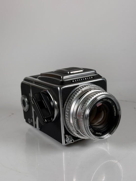 HASSELBLAD 500CM 500C/M CAMERA 80MM F/2.8 A12 w/ WLF