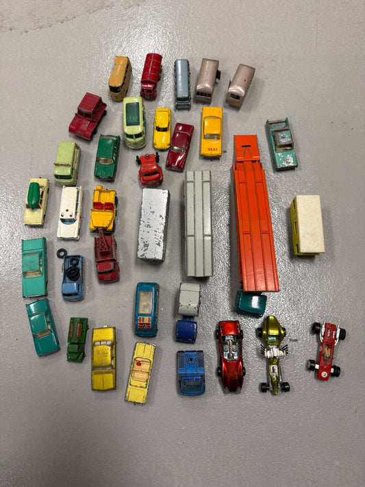 Vintage Lesney Matchbox, hot wheel car lot of 29 vehicle toys