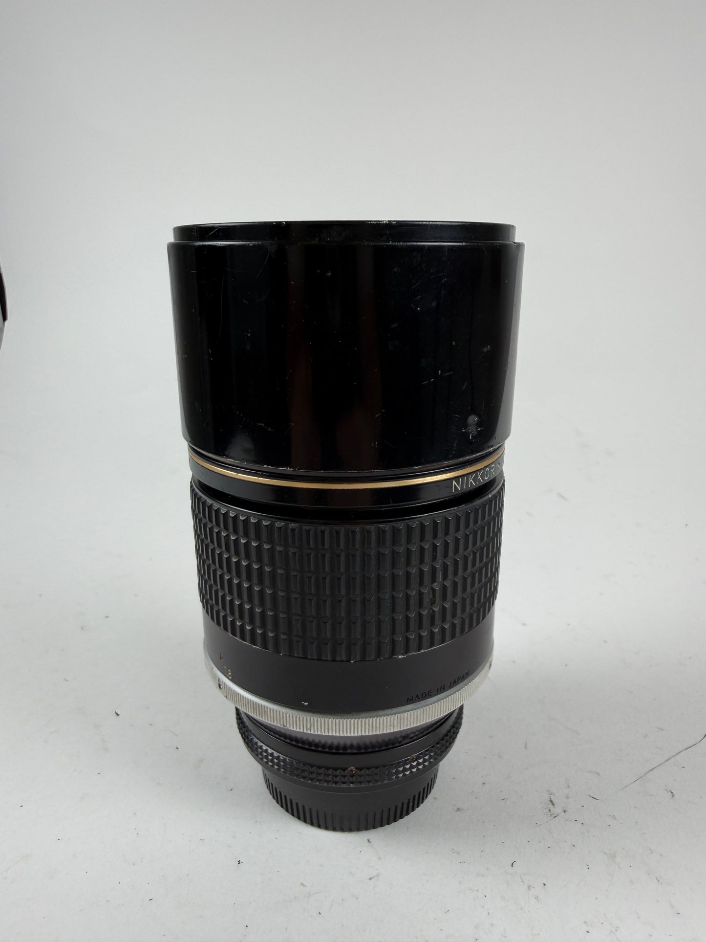 Nikon Nikkor ED AIS Ai-s 180mm f2.8 Telephoto MF Lens
