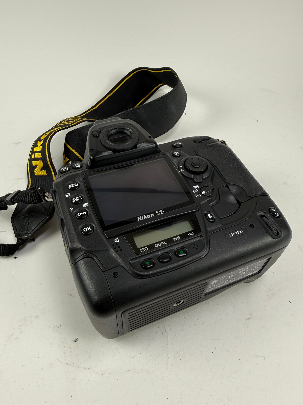 NIKON D3 12.1MP DSLR Digital SLR Camera Black Body