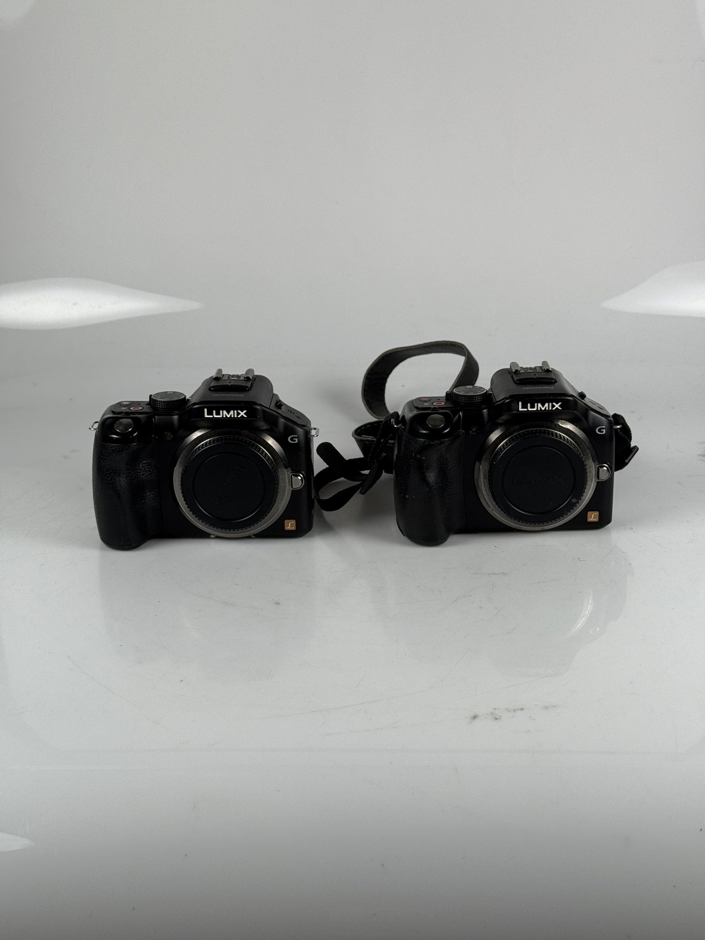 Panasonic Lumix DMC-G5 Mirrorless MFT Digital Camera Body lot of 2