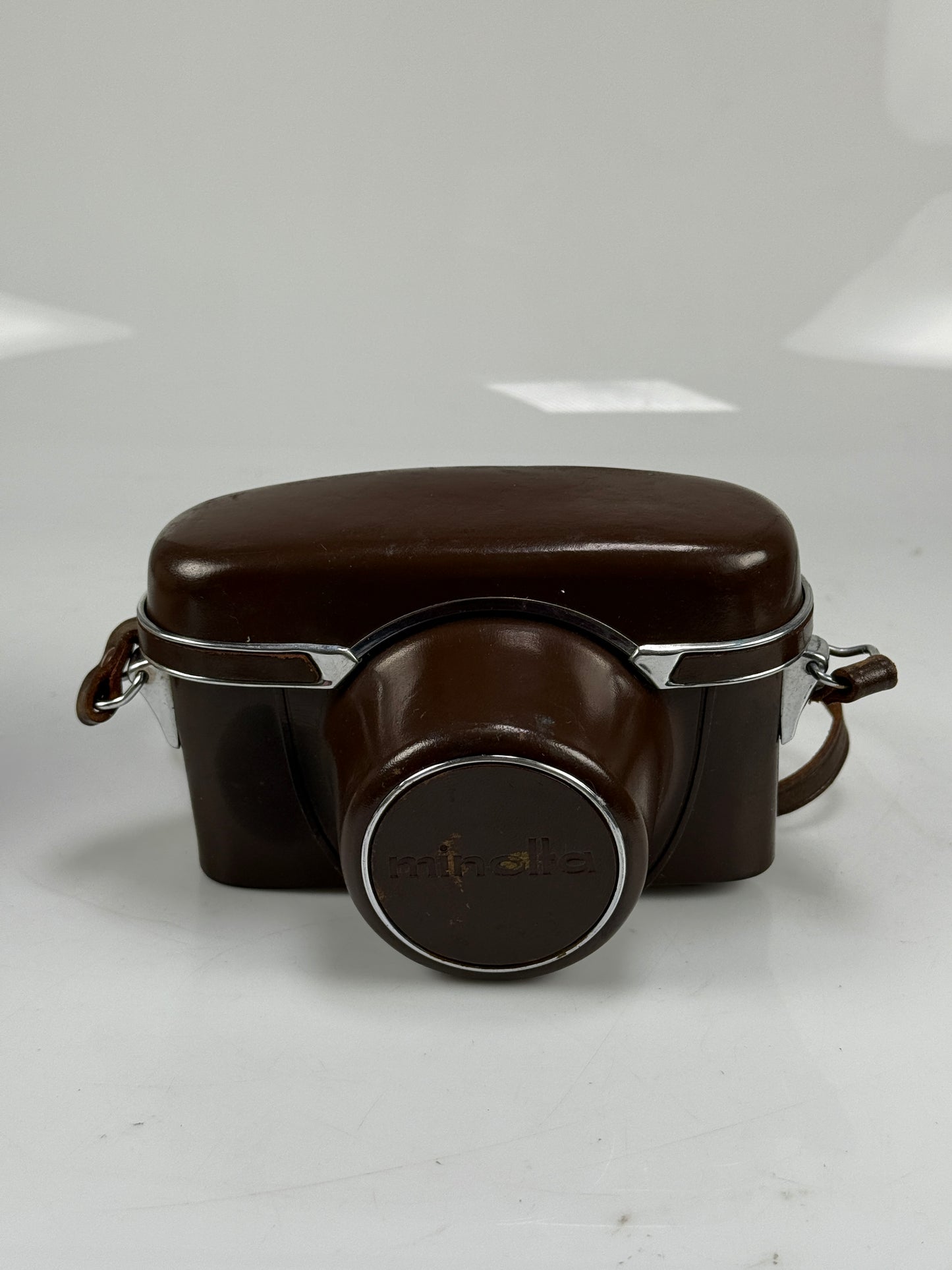 Minolta V2 Rangefinder 35mm Film Camera w/ 45mm F2 Lens