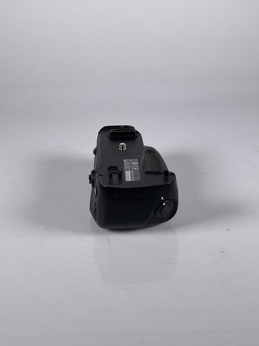 Genuine OEM Nikon MB-D16 Multi Power Battery Pack Grip for D750