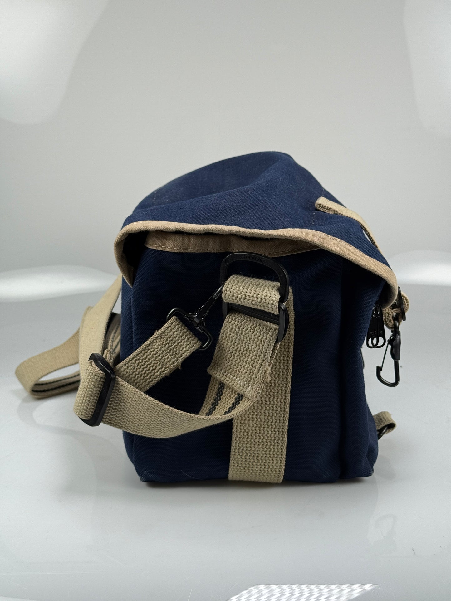 DOMKE F-6 Little Bit Smaller CAMERA SHOULDER BAG IN Blue, with insert