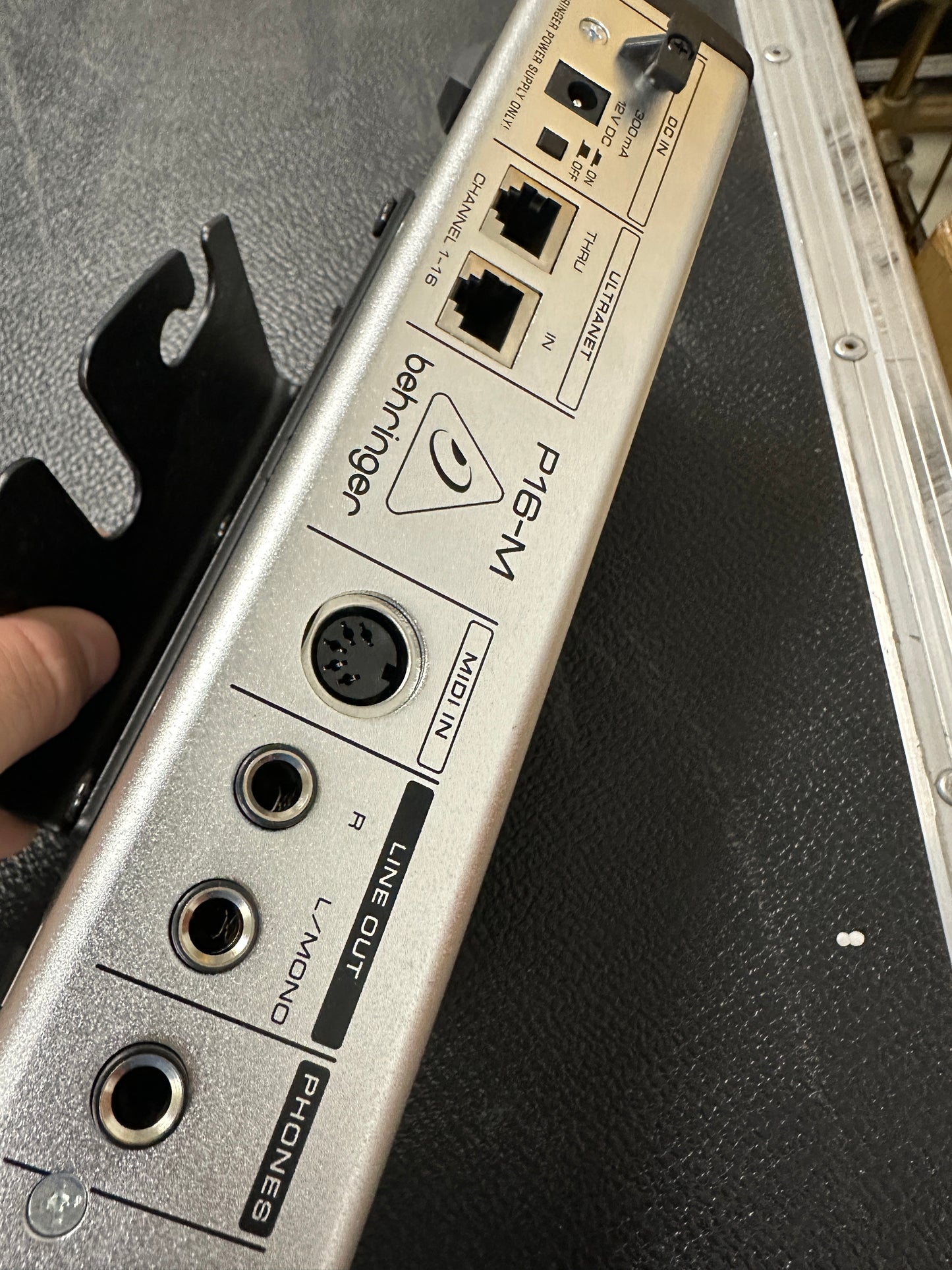 Behringer P16M PowerPlay Digital Mixer Midas M32 X32