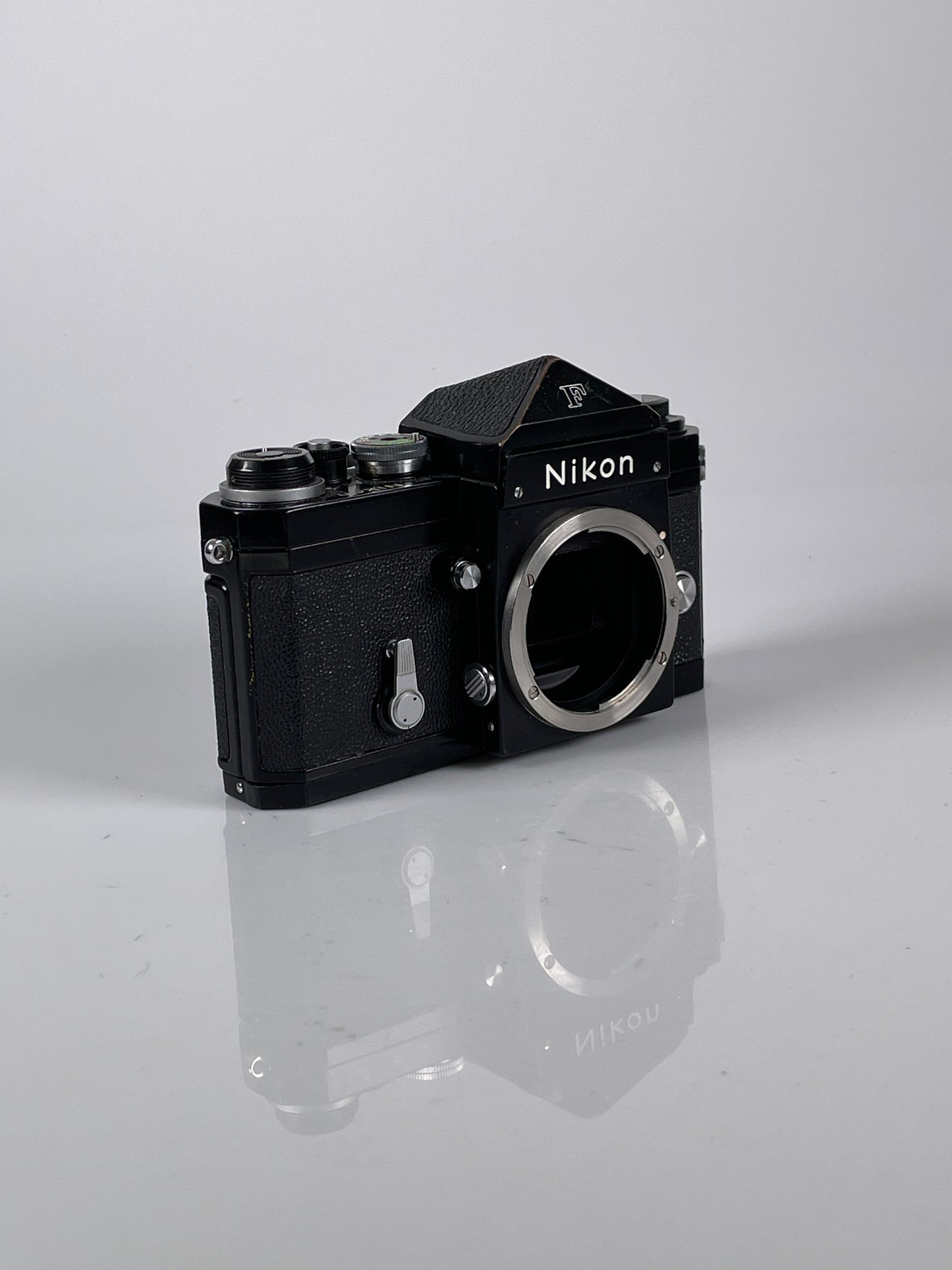 Nikon F Black body prism eye level finder 35mm film camera