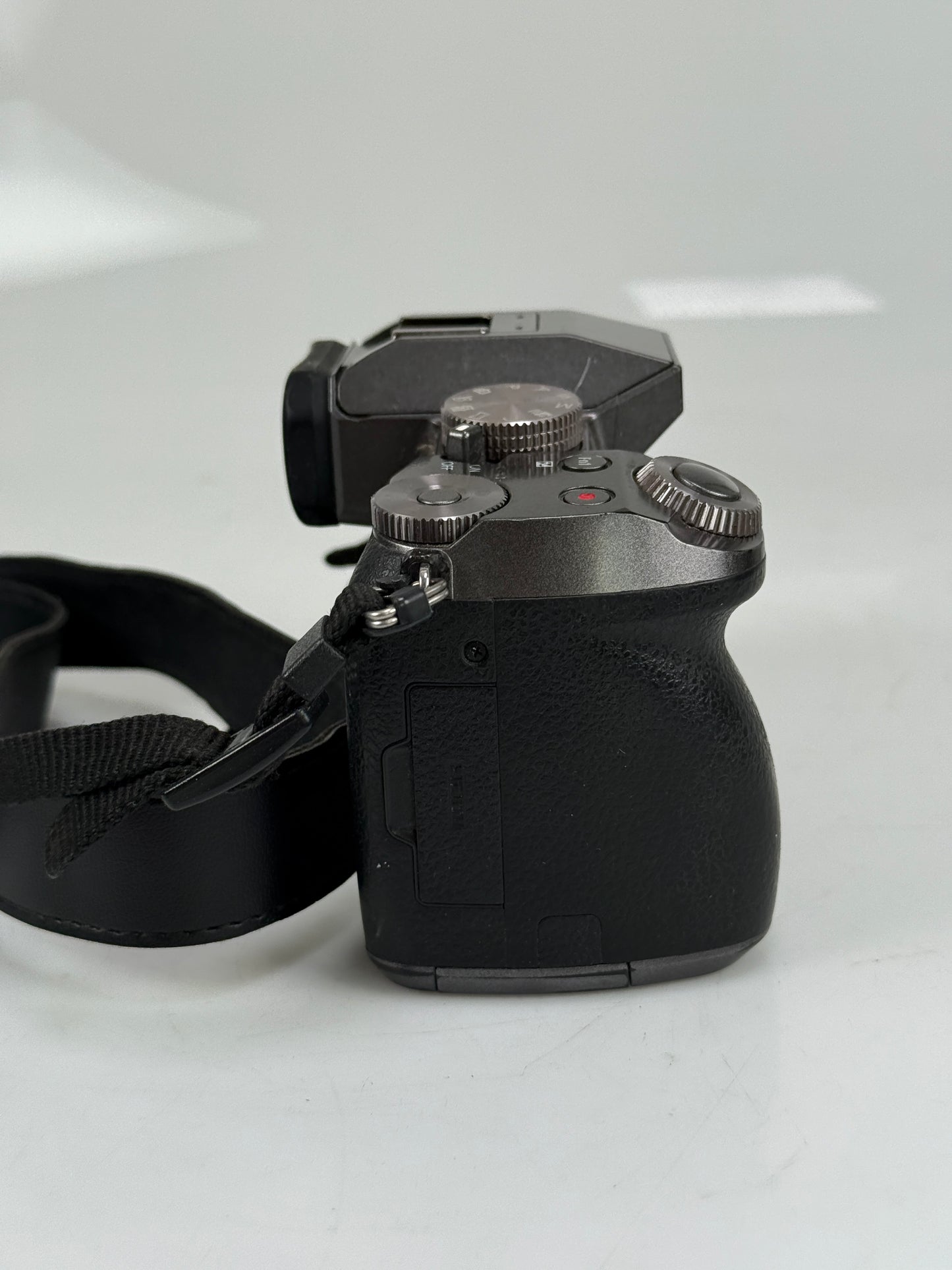 Panasonic Lumix DMC-G7 16MP Mirrorless MFT Digital Camera Body