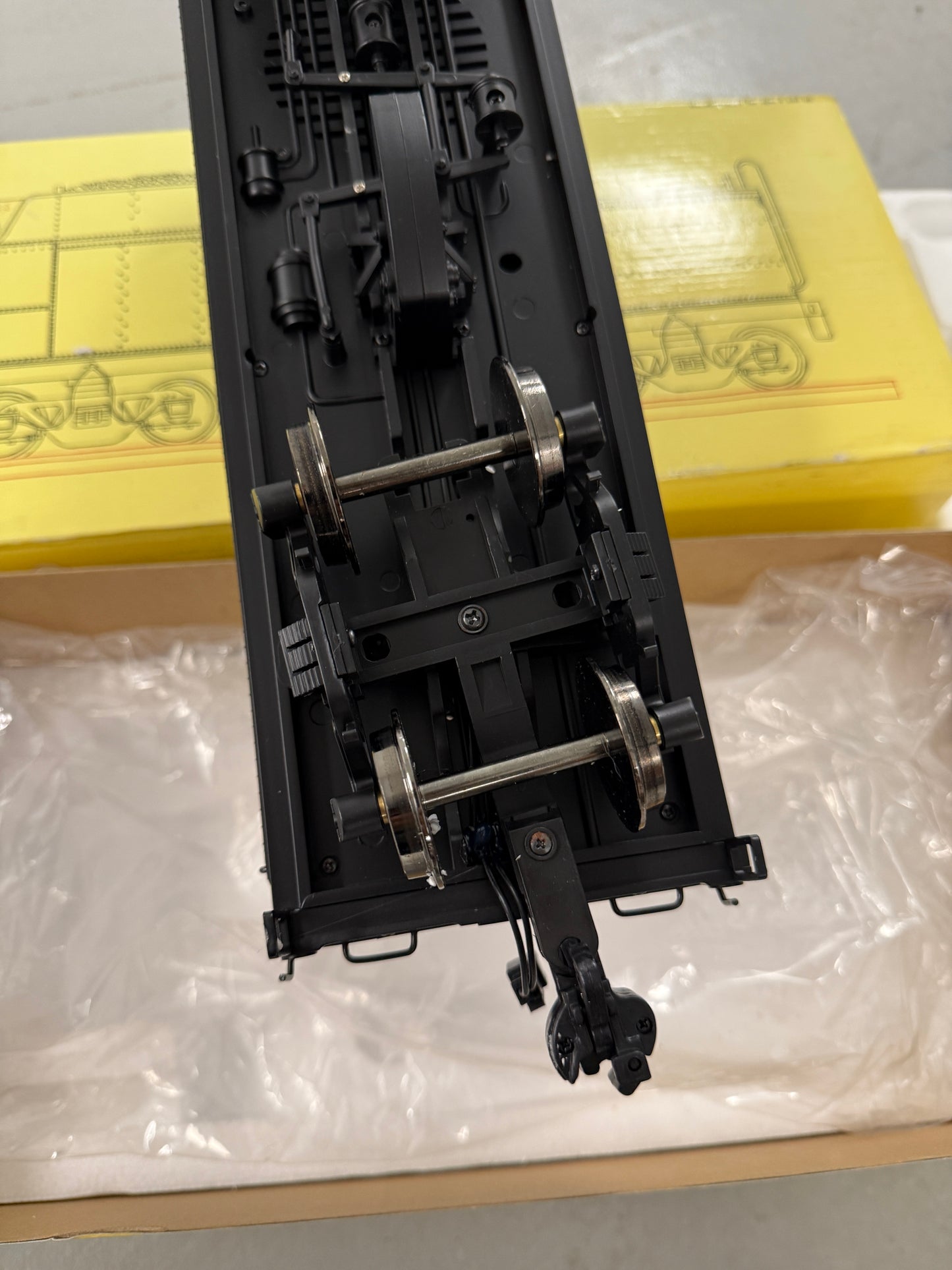 Aristo Craft Trains Pennsylvania Steam Locomotive G Scale with Tender smoke and sound