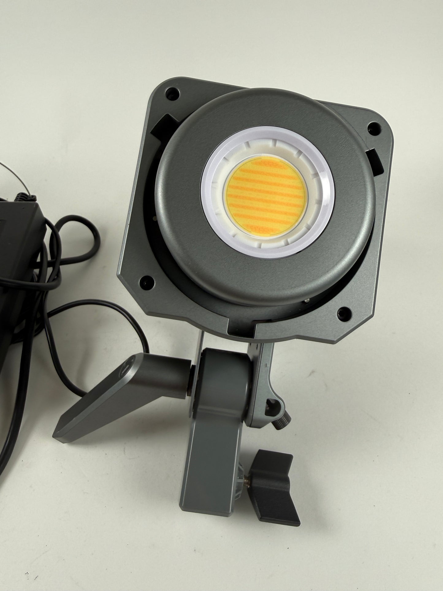 amaran Halo 200x Compact 200W Bi-Color COB Light,Bowens Mount LED Studio