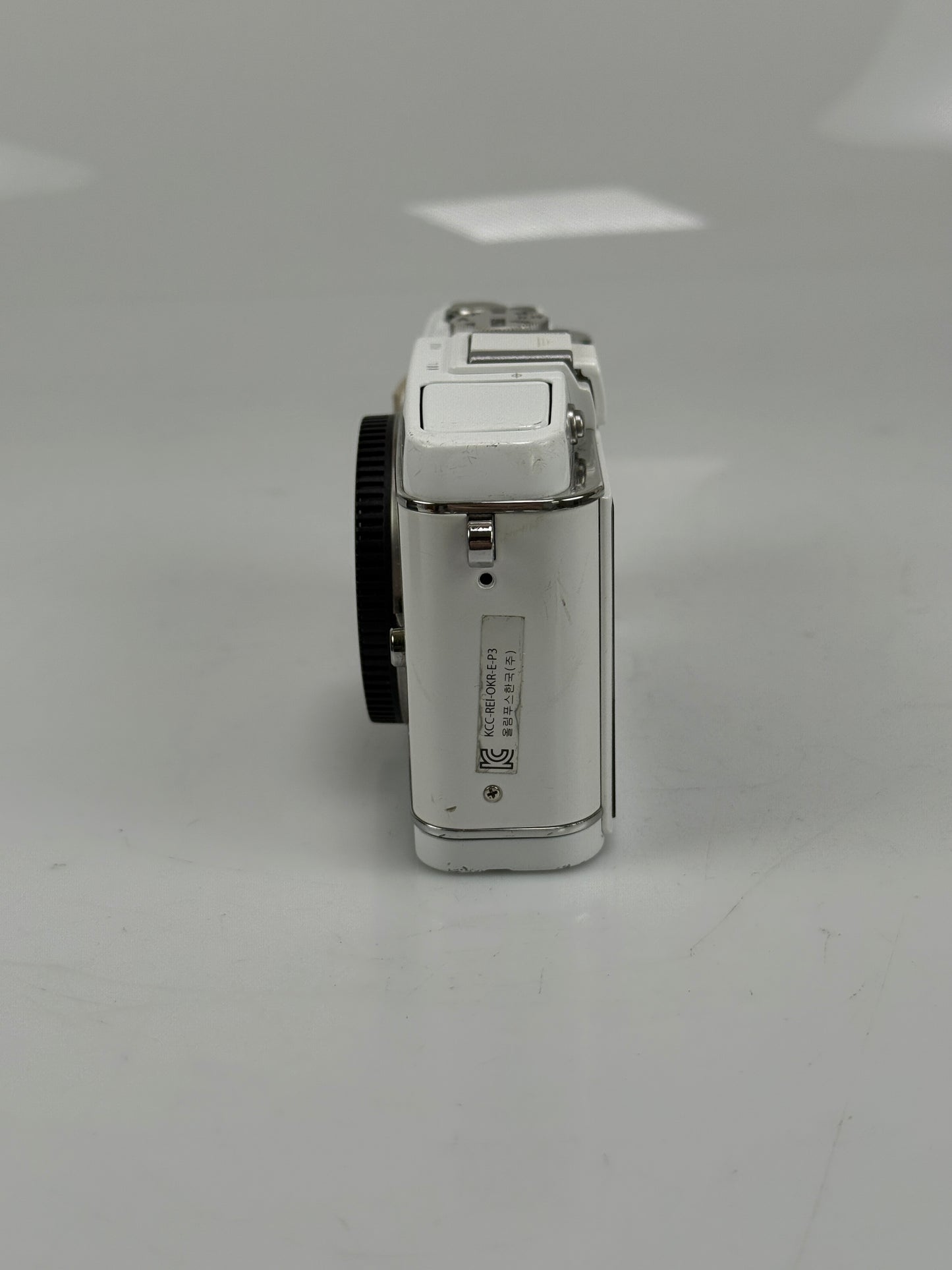 Olympus PEN E-P3 12.3MP Digital Mirrorless Camera - White (Body Only)
