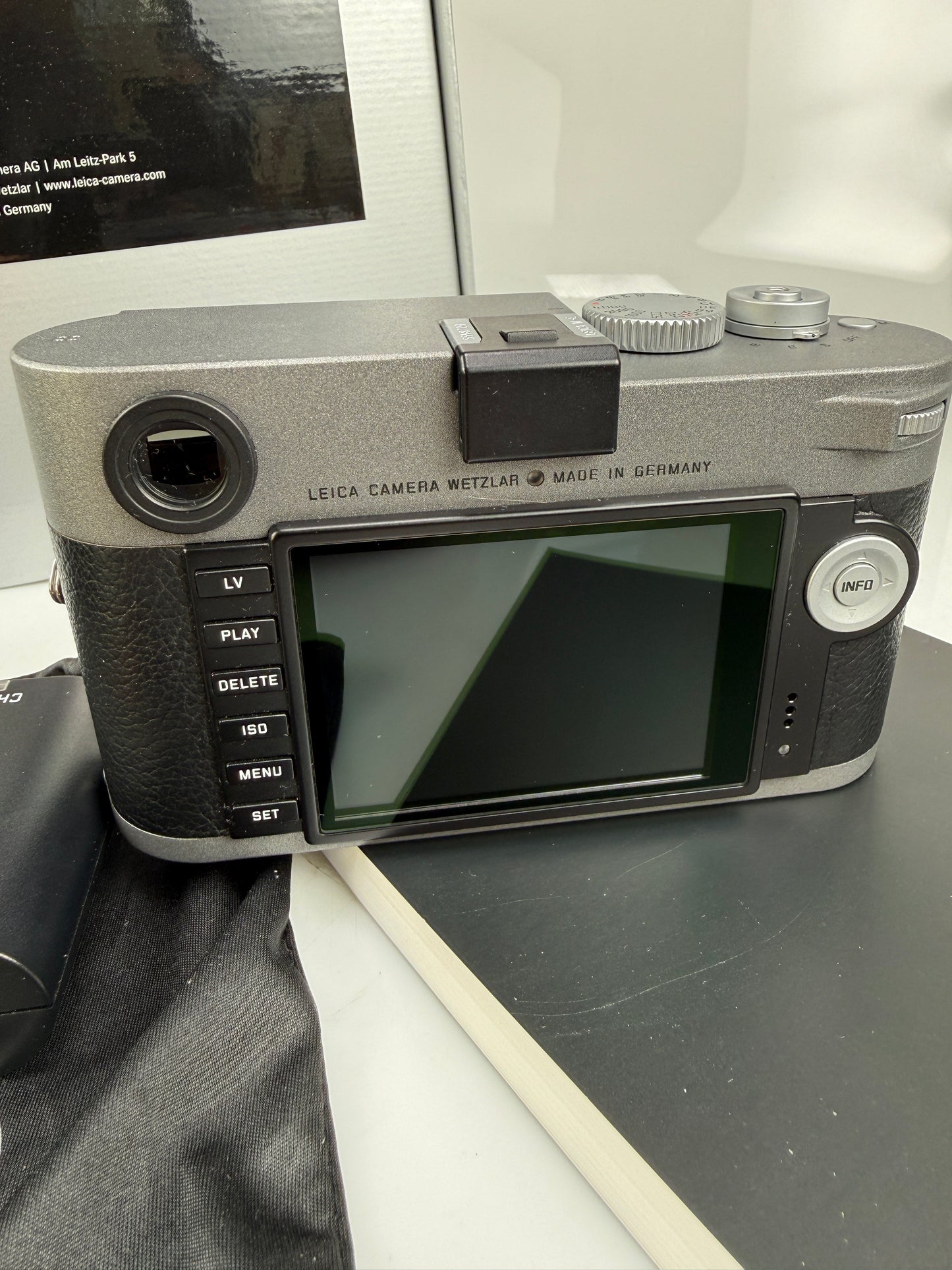 Leica M-E (Typ 240) 24MP Digital Rangefinder Camera Anthracite RARE