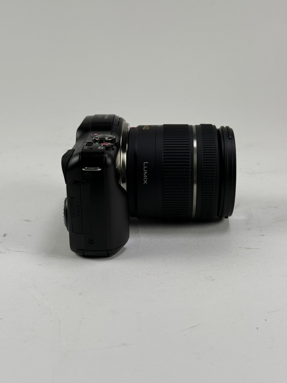 Panasonic Lumix DMC-GF3 12.1MP Digital Camera w/14-42mm Lens