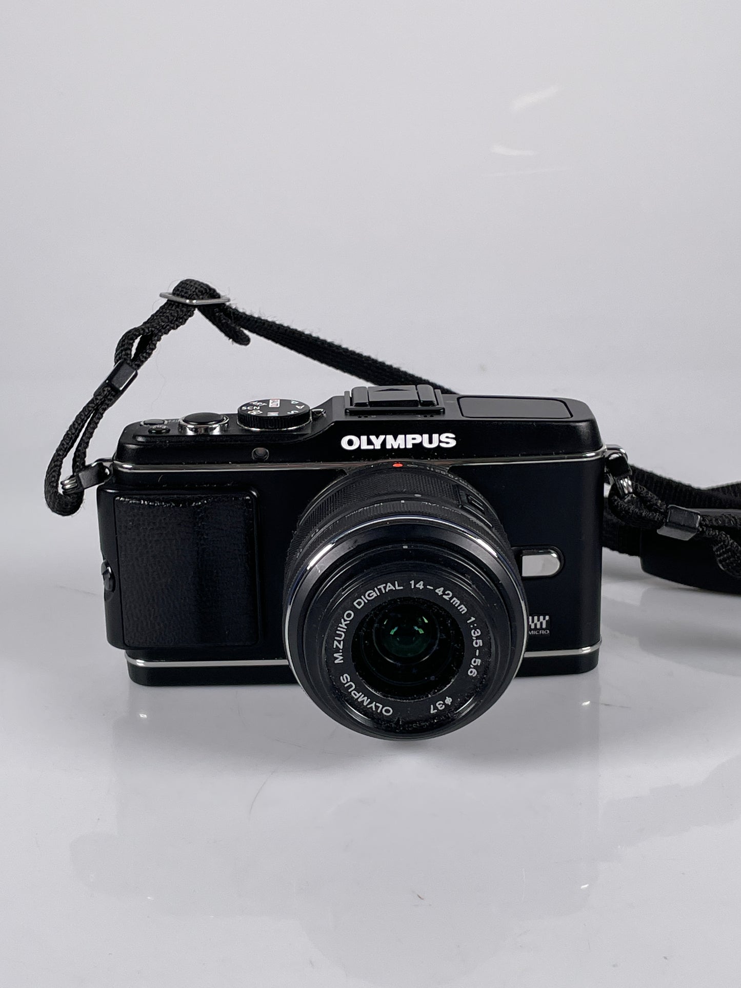 OLYMPUS PEN E-P3 12.3 MP Mirrorless DSLR Camera + 14-42mm Lens kit black