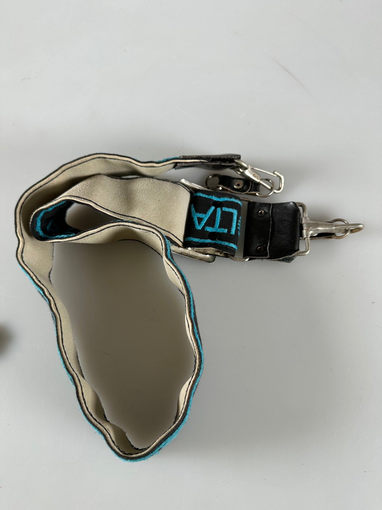 Minolta Vintage Neck Strap for SLR DSLR Cameras - Blue Black