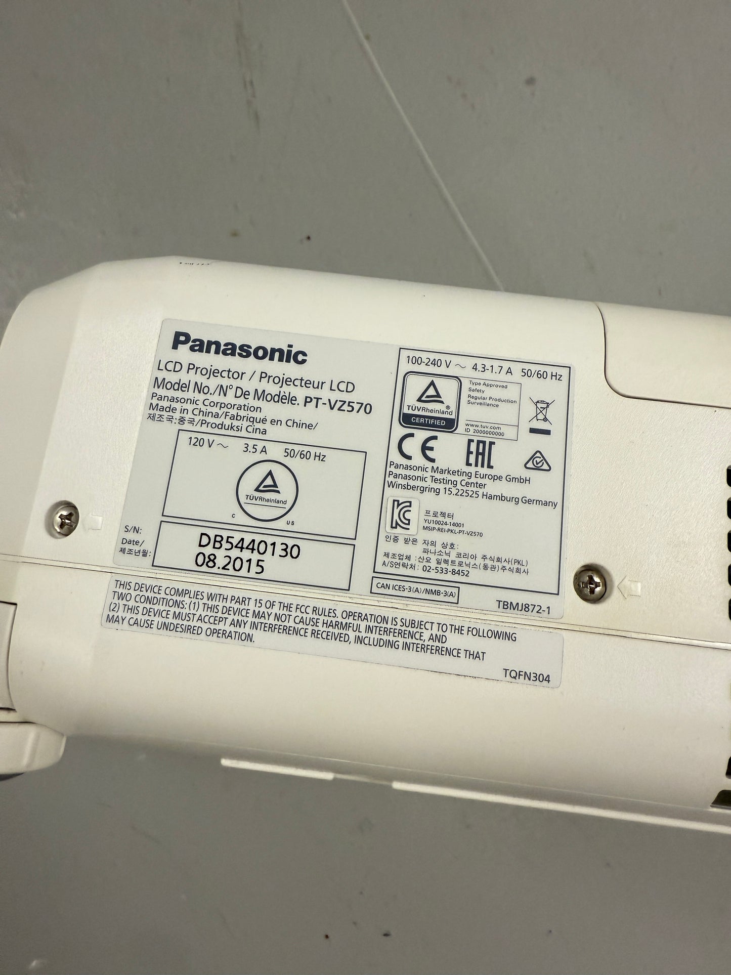 Panasonic PT-VZ570 3LCD Projector HDMI 4800Lumens 1920 x 1200, No Remote
