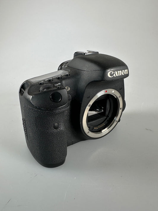 Canon EOS 7D 18MP Digital SLR Camera Body