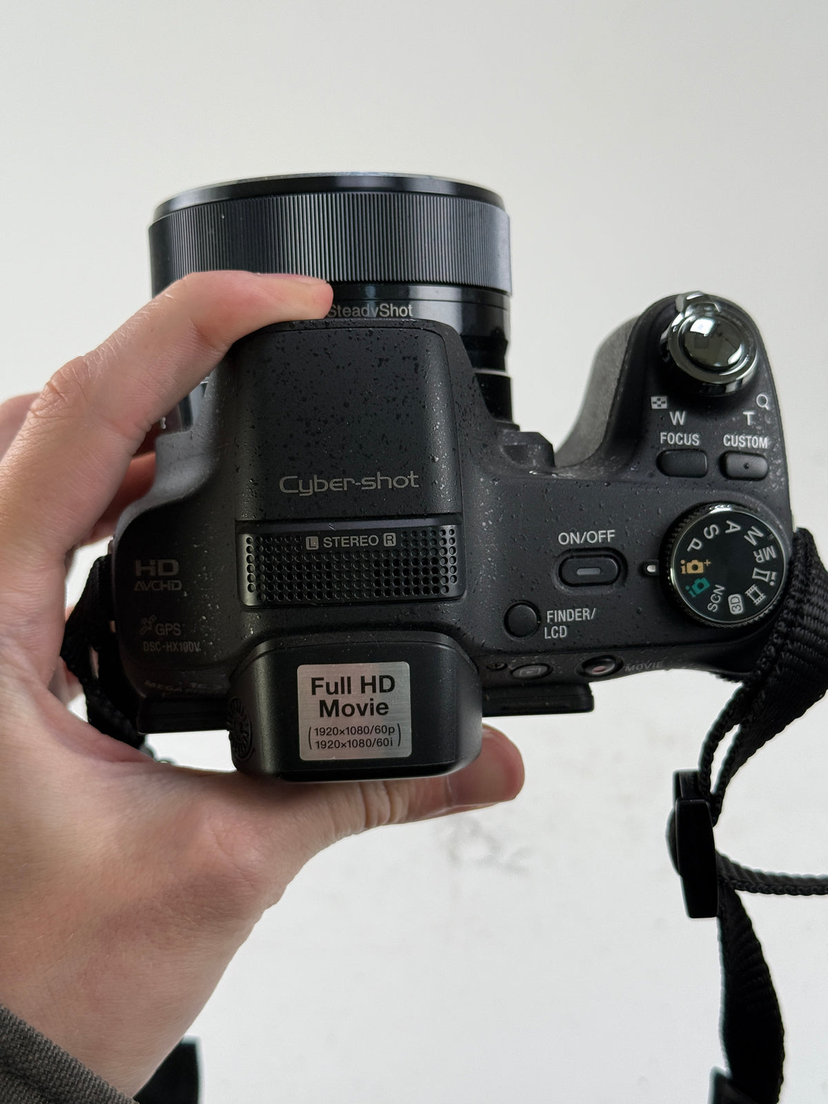 Sony DSC-HX100V Bridge Camera 16.2MP 30x Zoom Full HD GPS Black Digital Compact