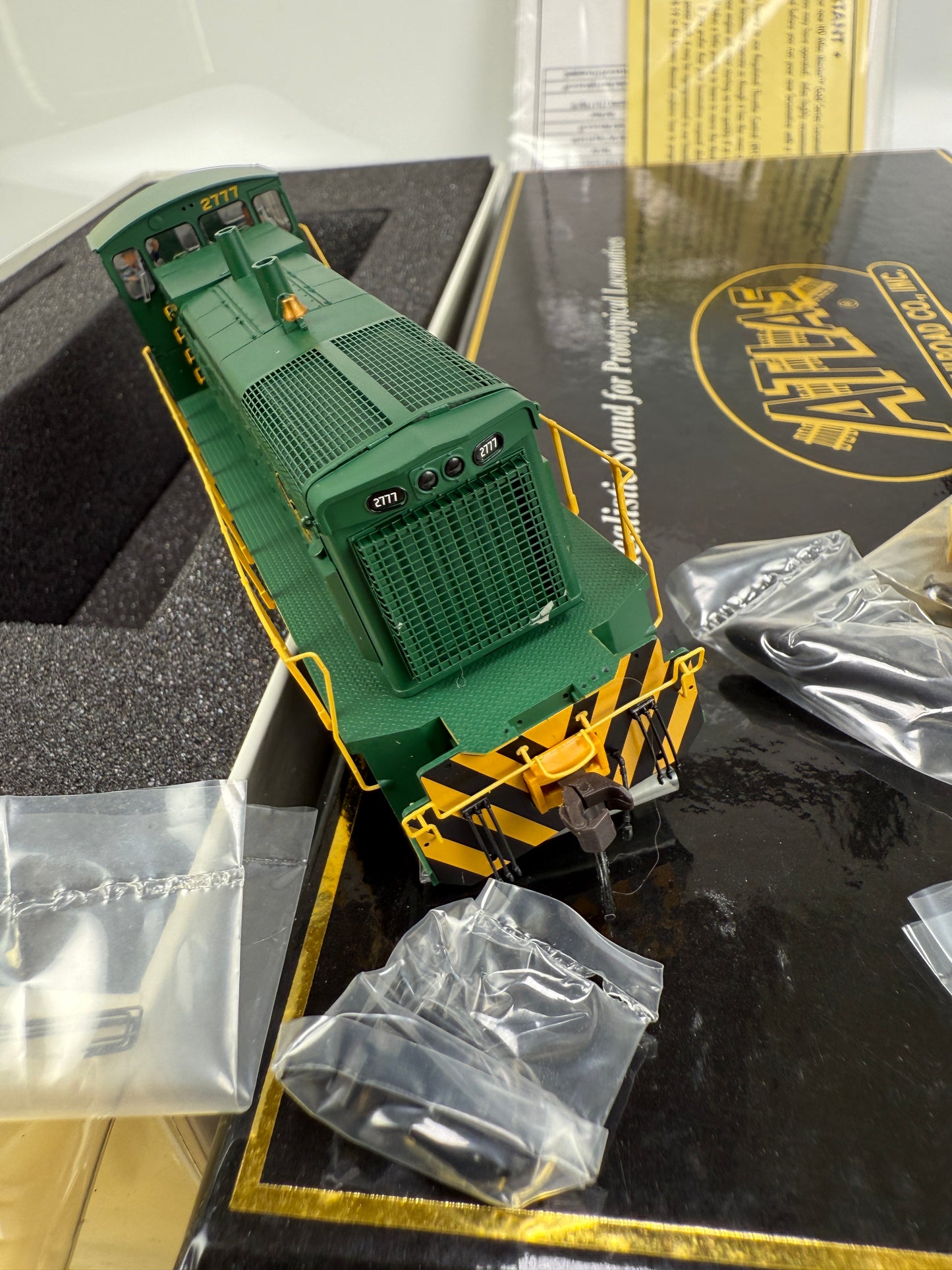 ATLAS master gold 9425 RDG reading MP-15DC Diesel 2777 locomotive w/ DCC & Sound