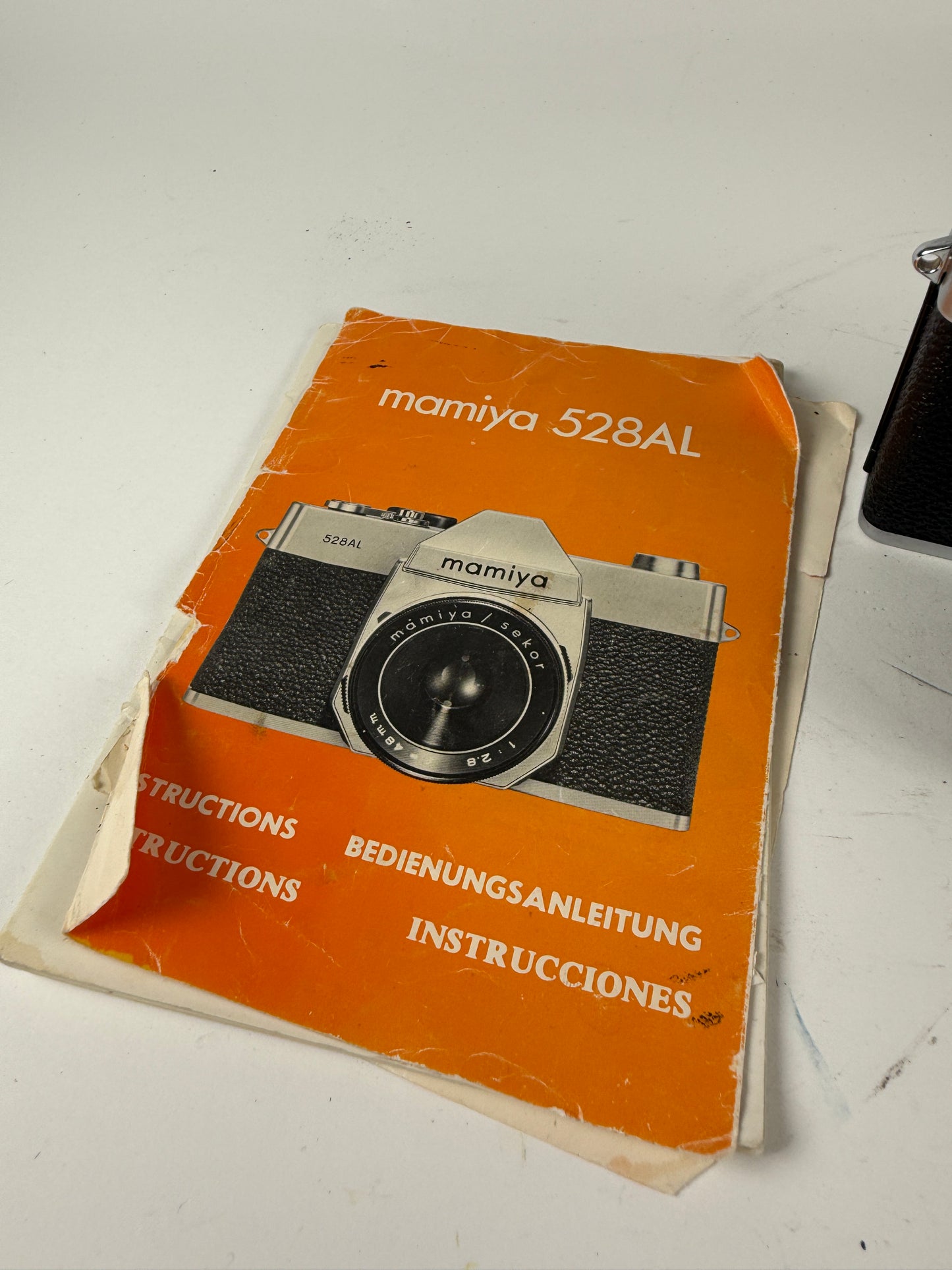 Mamiya Model 528AL 35mm Camera w/ 48mm f2.8 Lens and wide/telephone lenses