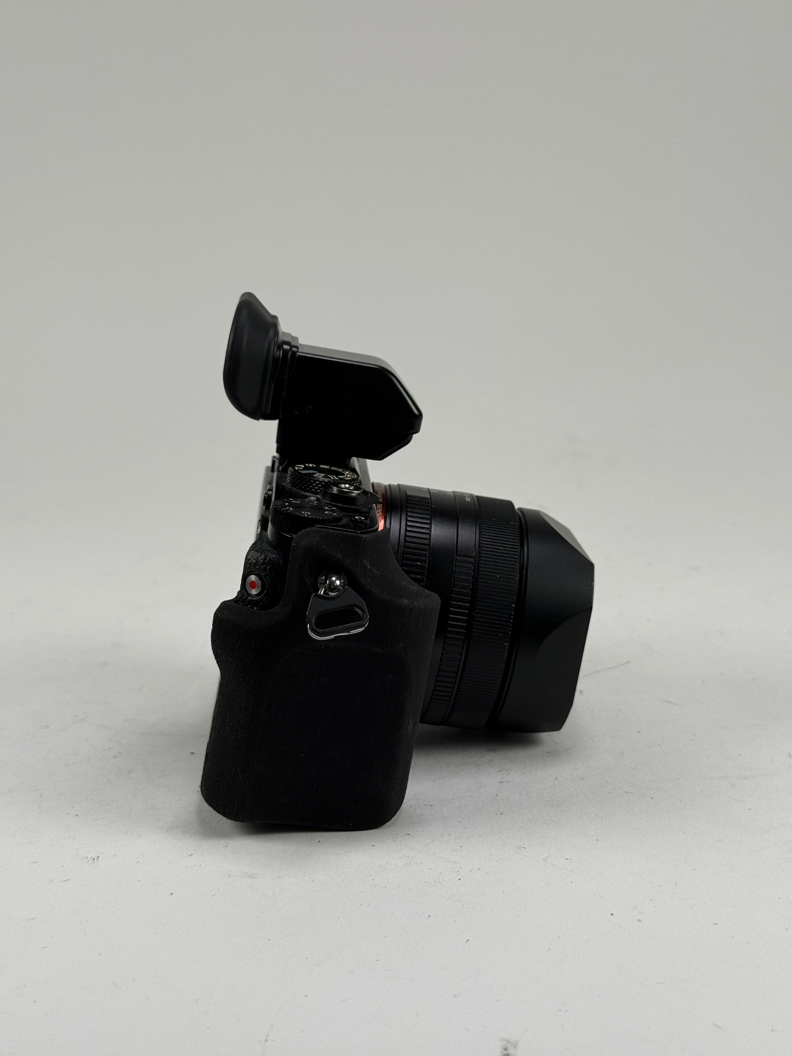 Sony Cyber-shot DSC-RX1R Black Digital Camera w/ FDA-EV1M finder