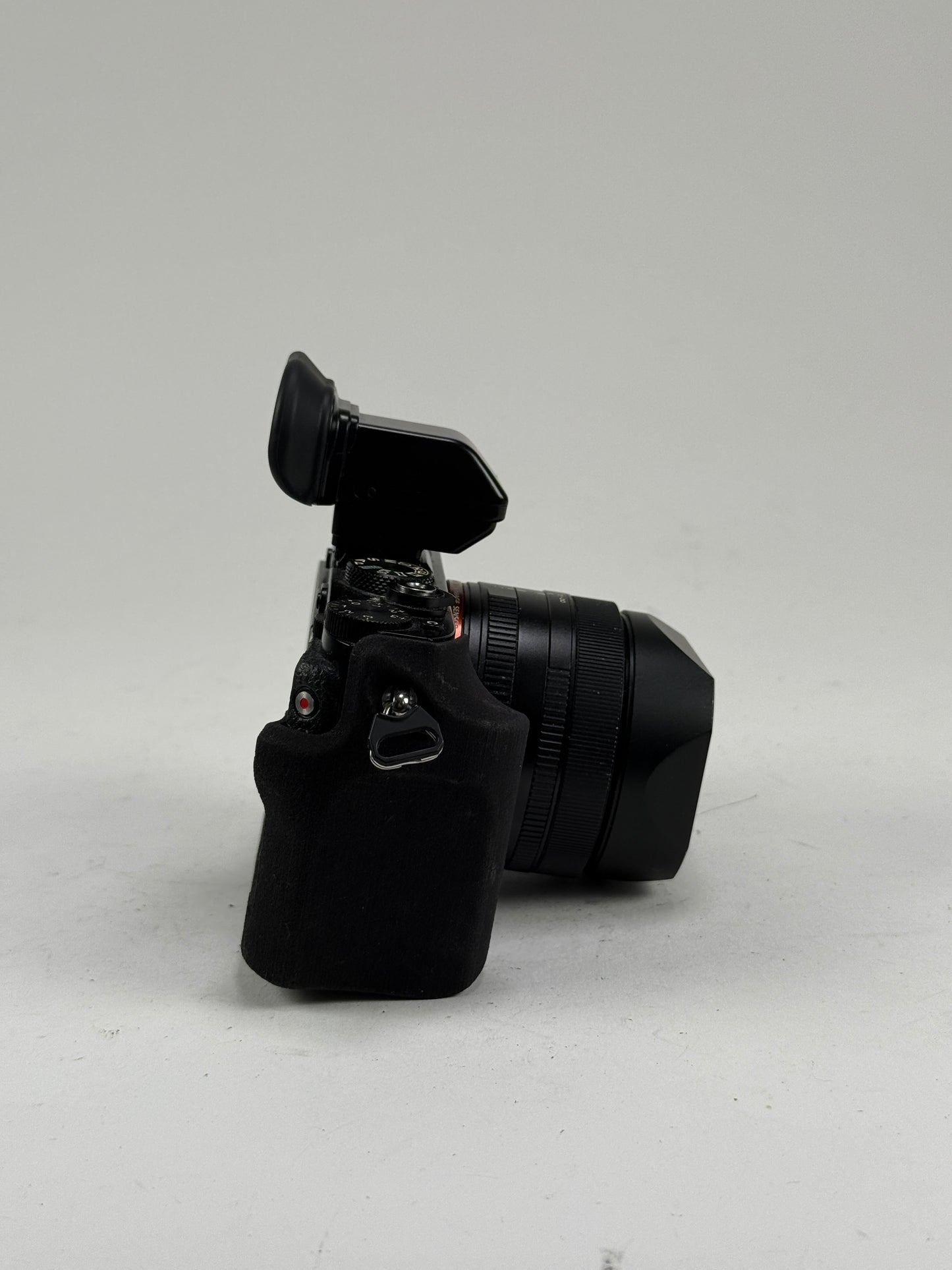 Sony Cyber-shot DSC-RX1R Black Digital Camera w/ FDA-EV1M finder
