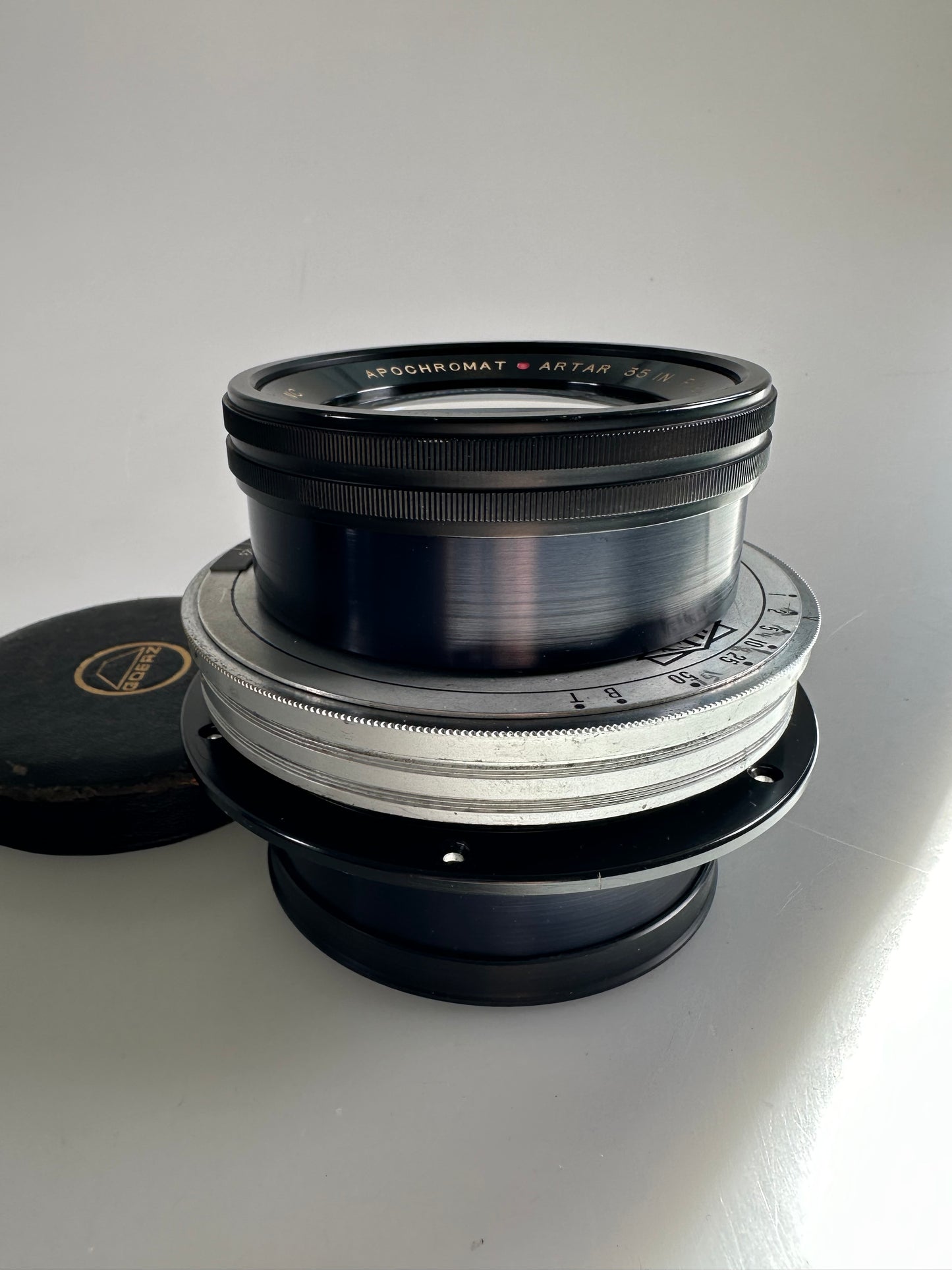 Goerz 35in f12.5 Apochromat Artar Lens red dot in Ilex Shutter